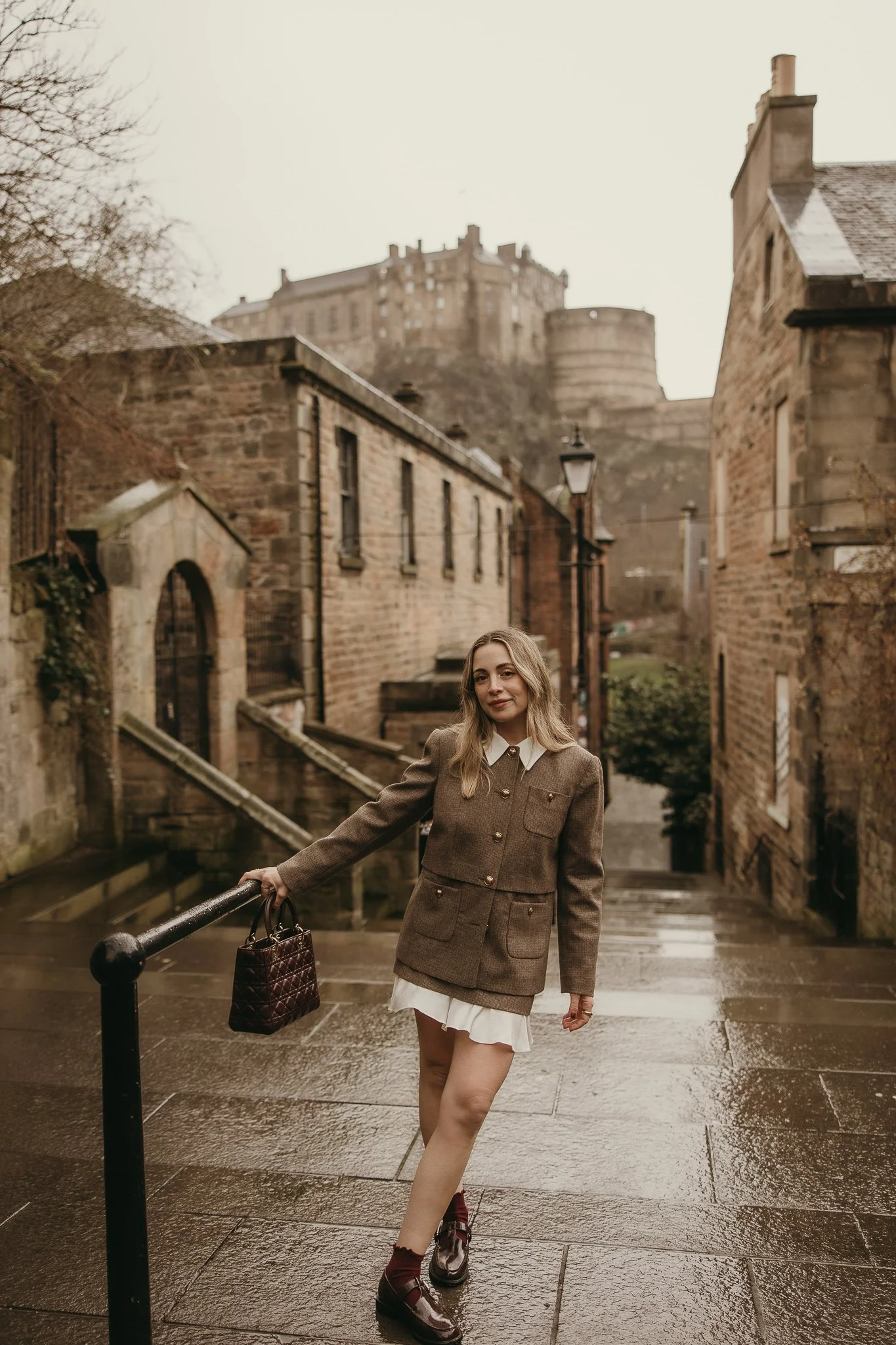 Traveling Solo in Edinburgh? You Deserve More Than Selfies.