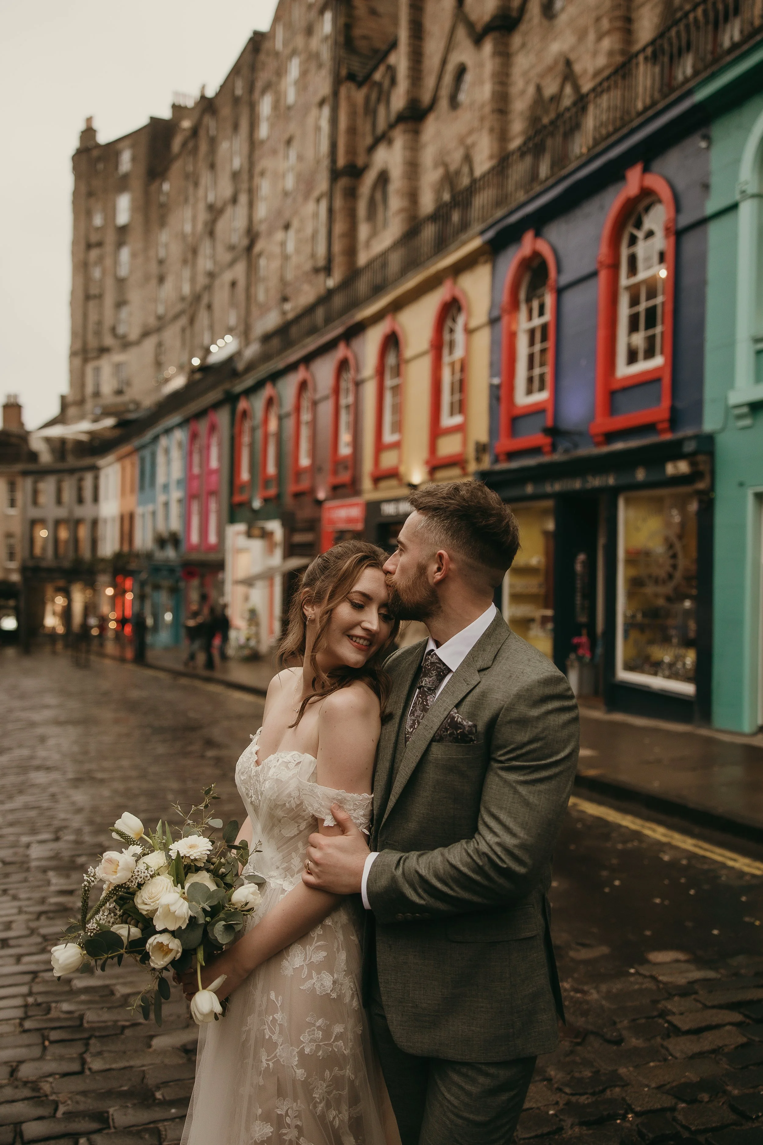 Wedding Portraits Through Edinburgh’s Most Iconic Streets