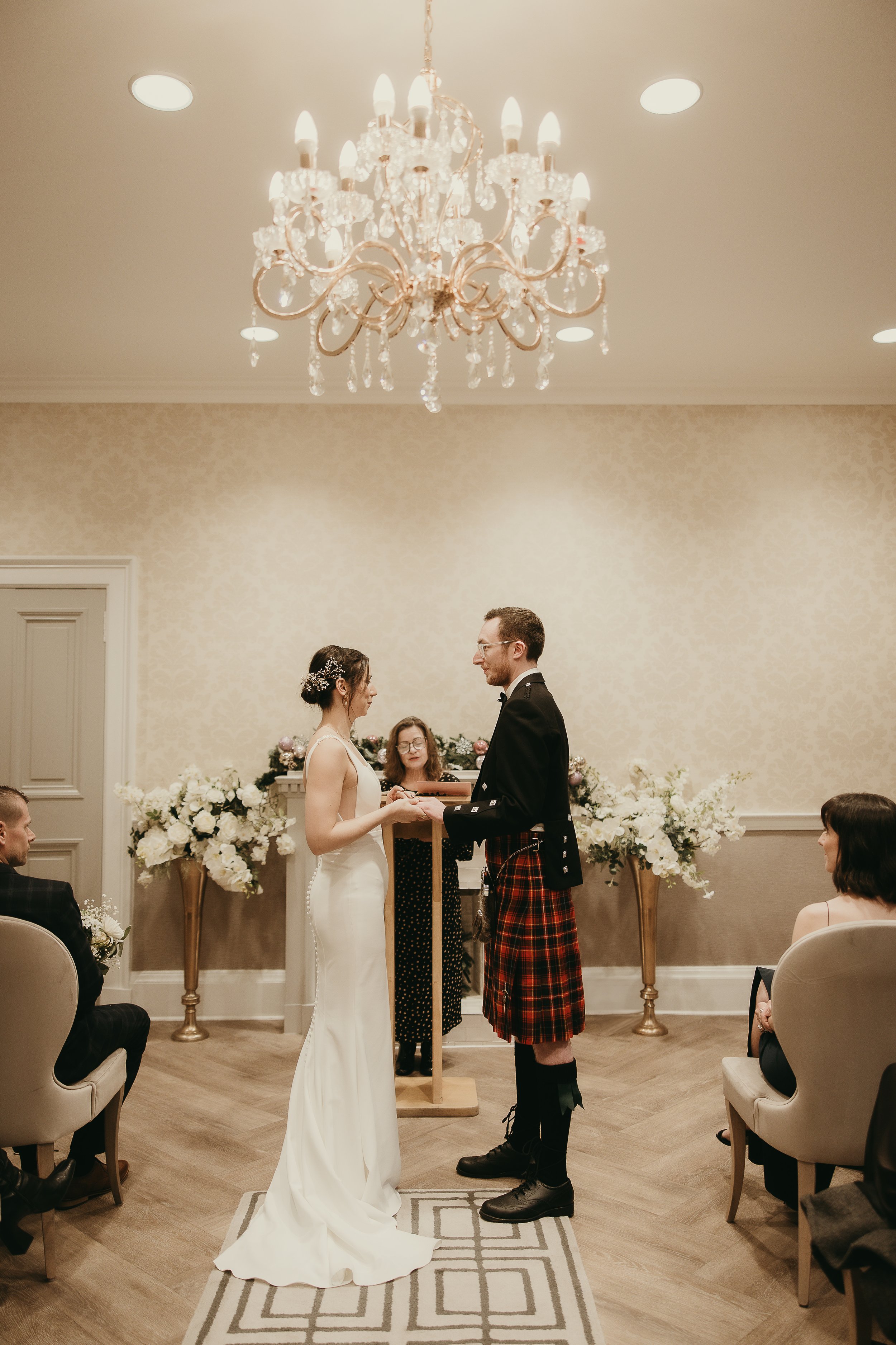 just-married-edinburgh-city-chambers-wedding