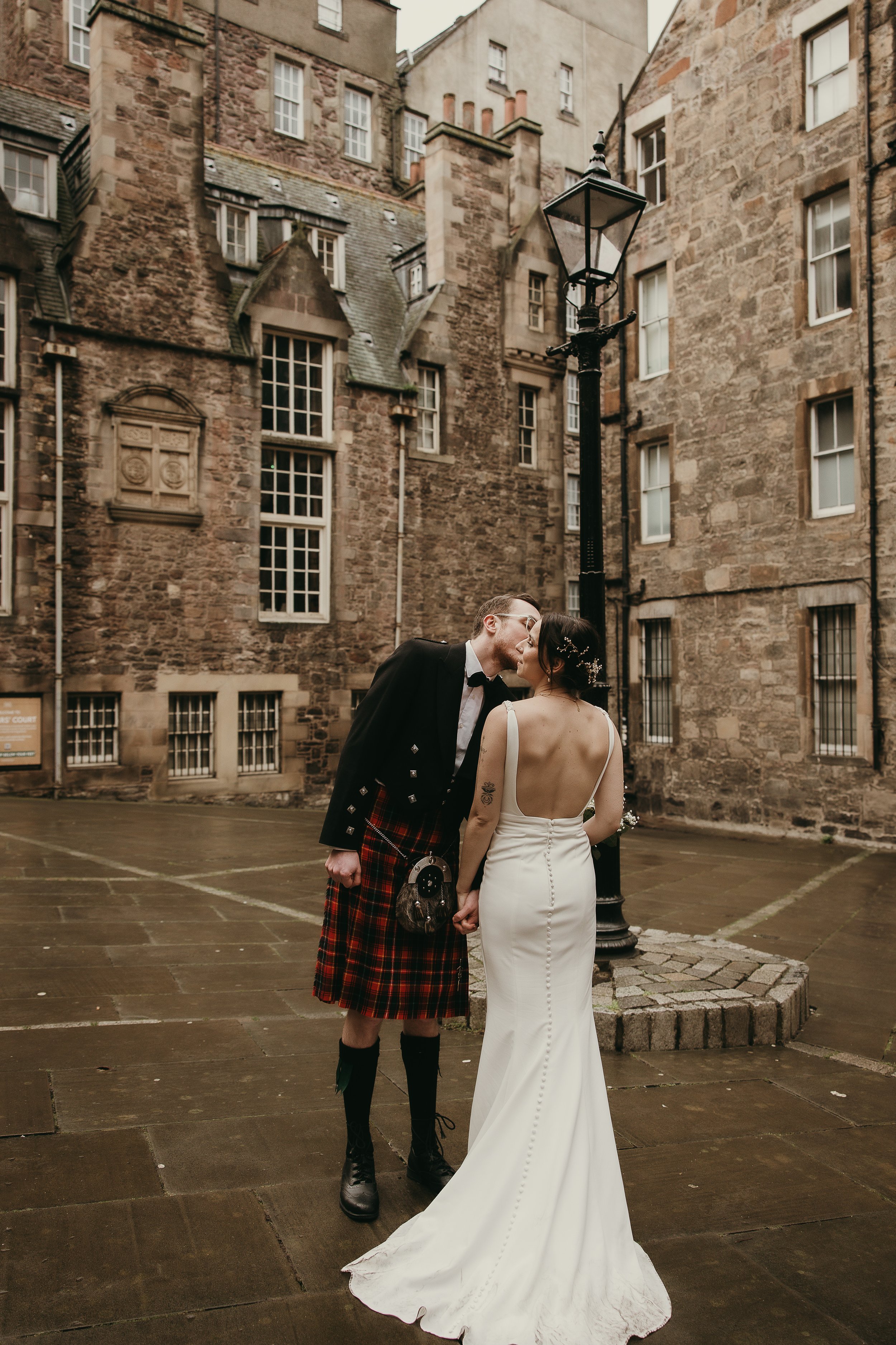 romantic-edinburgh-elopement-photographer