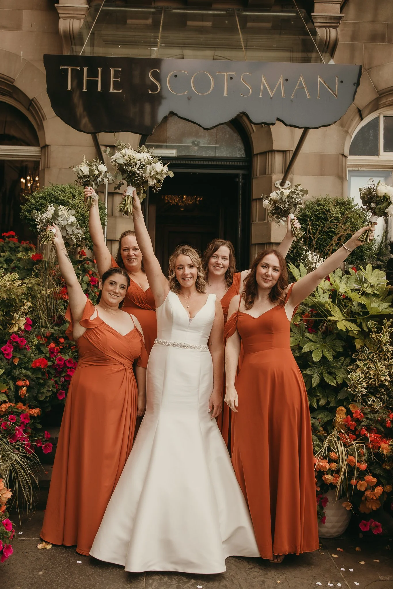 From City Chambers to The Scotsman Hotel: A Full-Day Edinburgh Wedding That Feels Effortless