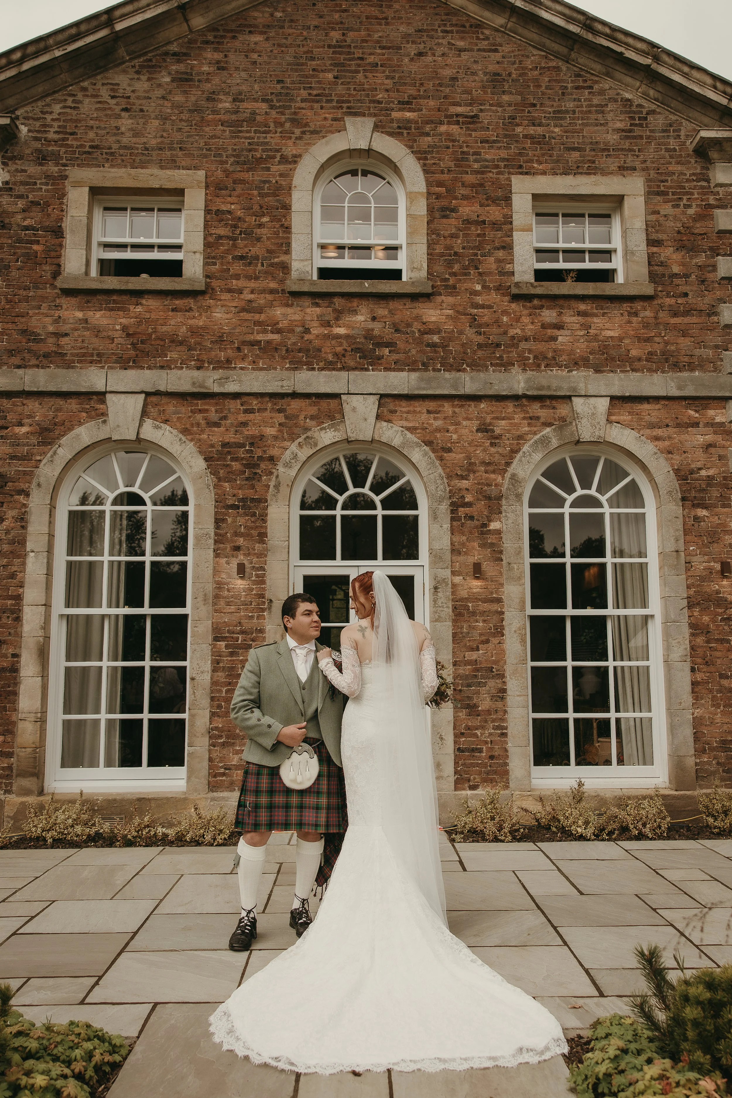 romantic-penicuik-estate-wedding-portraits