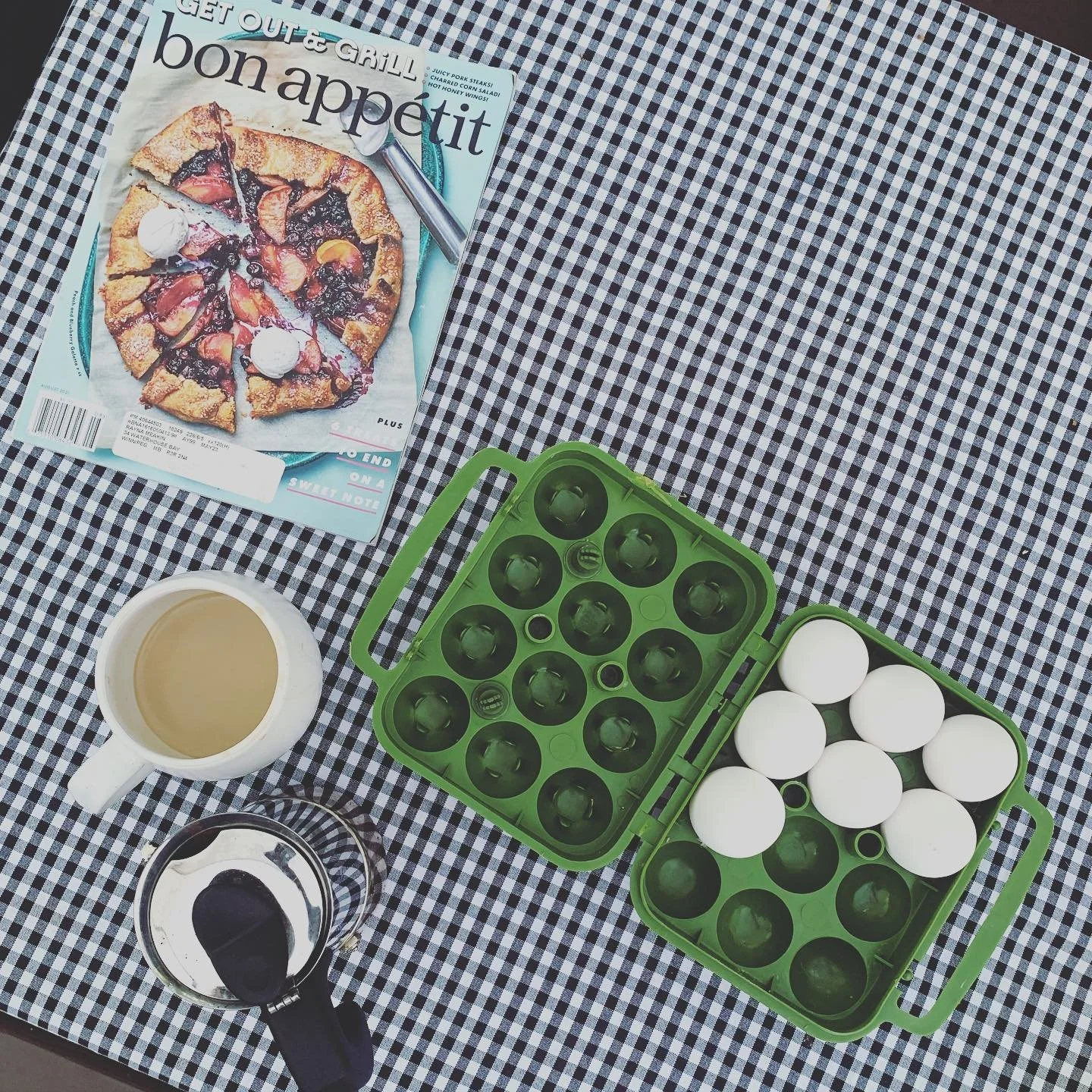 A bon appetite morning! 🌿

#bonapetitmag #vintagetraveltrailer #ginghamstyle #campingbreakfast #surfsidetrailer #bolerlife #momlife #manitobaprovincialparks
