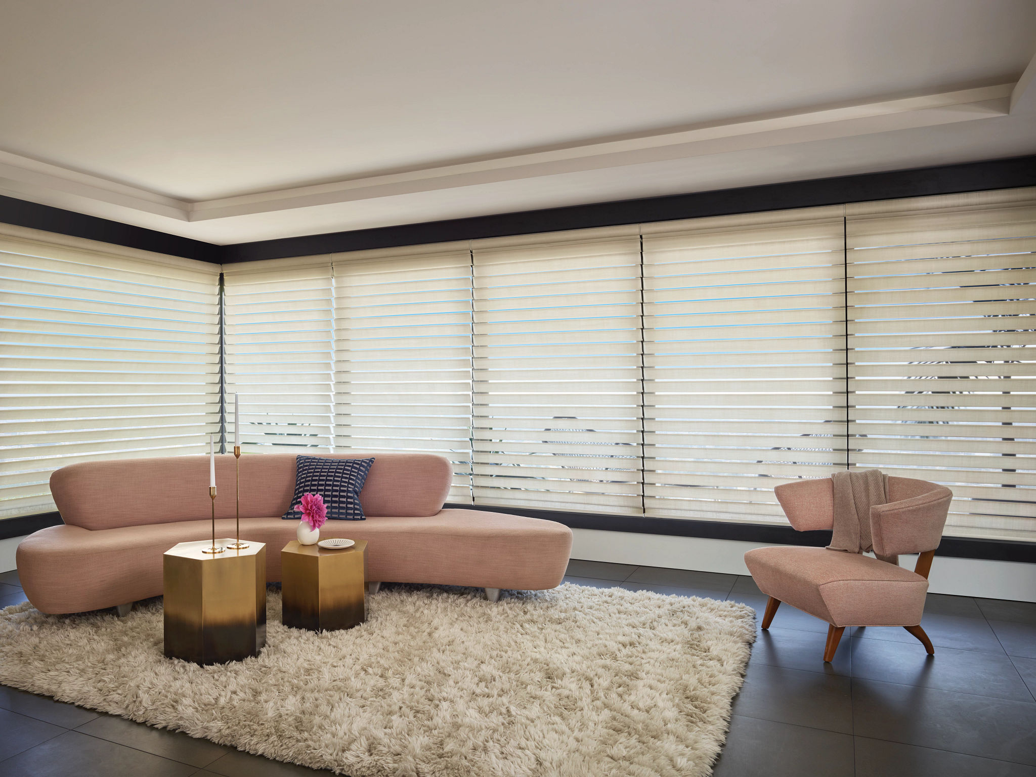 2020_Sil_Halo_Clearview_Elan_PV_Living Room.png
