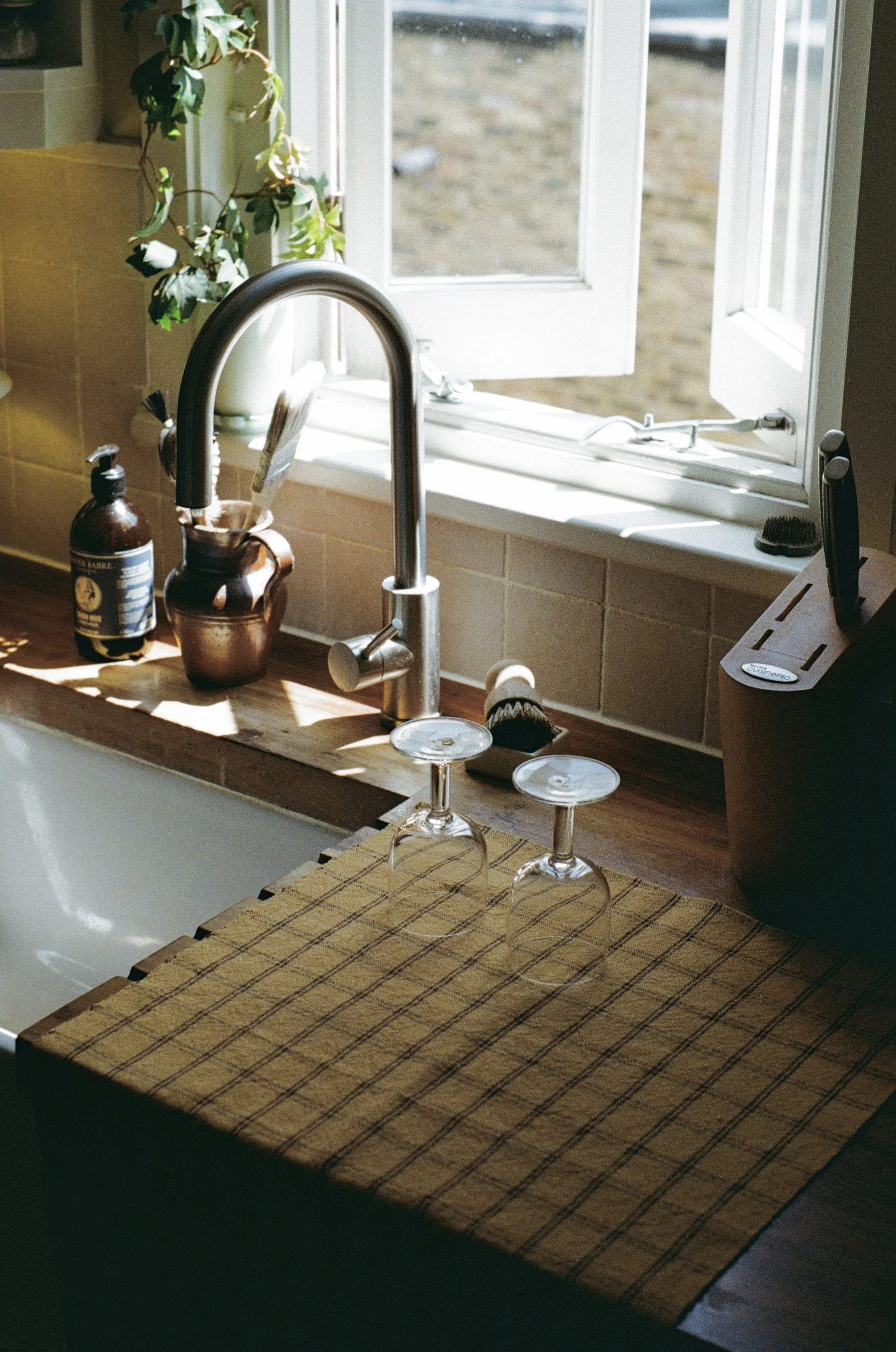 Yellow Brown Windowpane - Detail 3.jpg