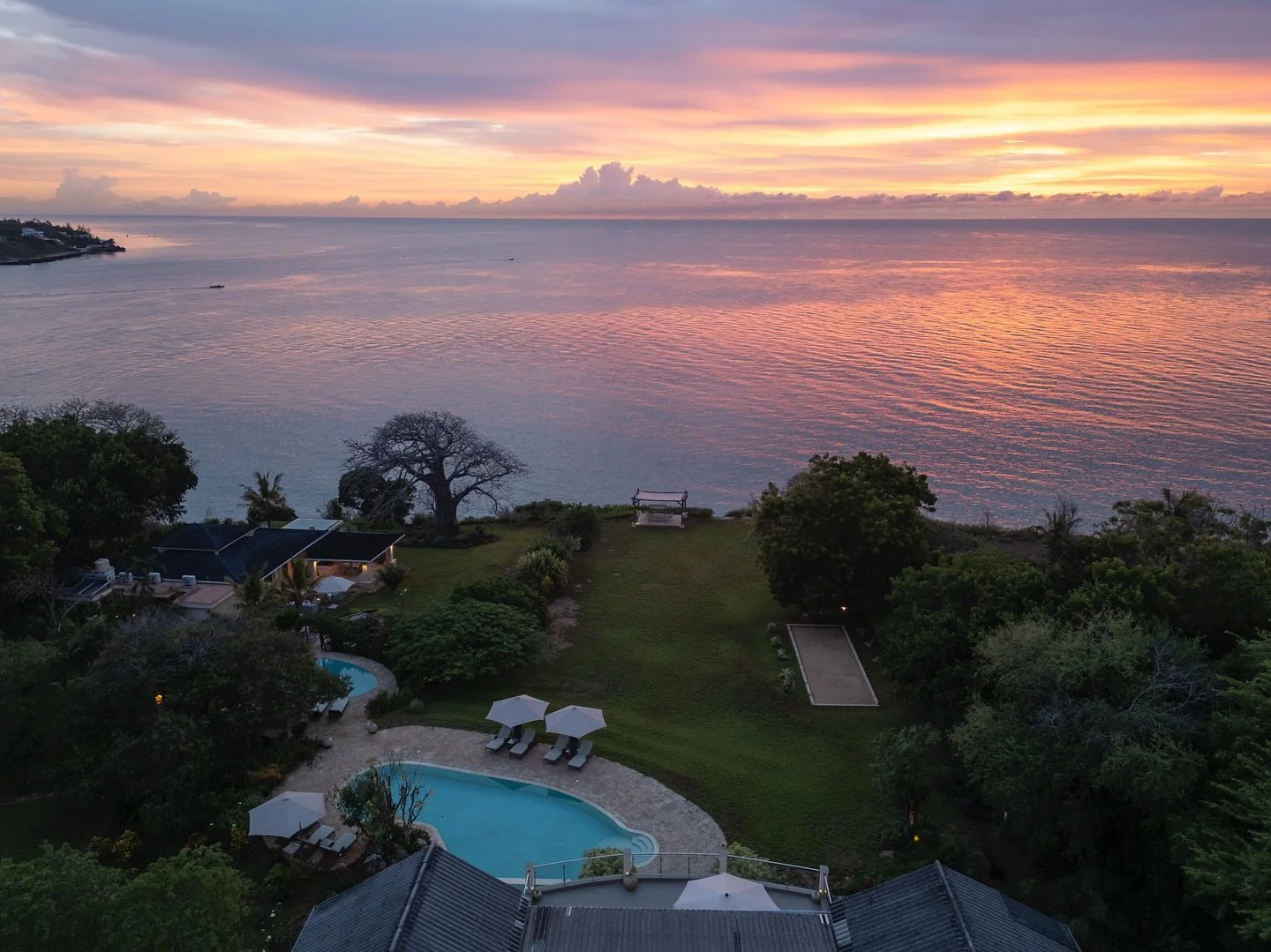 Nderit House celebrates the art of slow living. Built from natural materials and framed by sea breeze, it&rsquo;s a place that asks nothing more than your presence. Come as you are, leave lighter.

Photo : @imara.studios 

#nderithouse #kilifi #coast