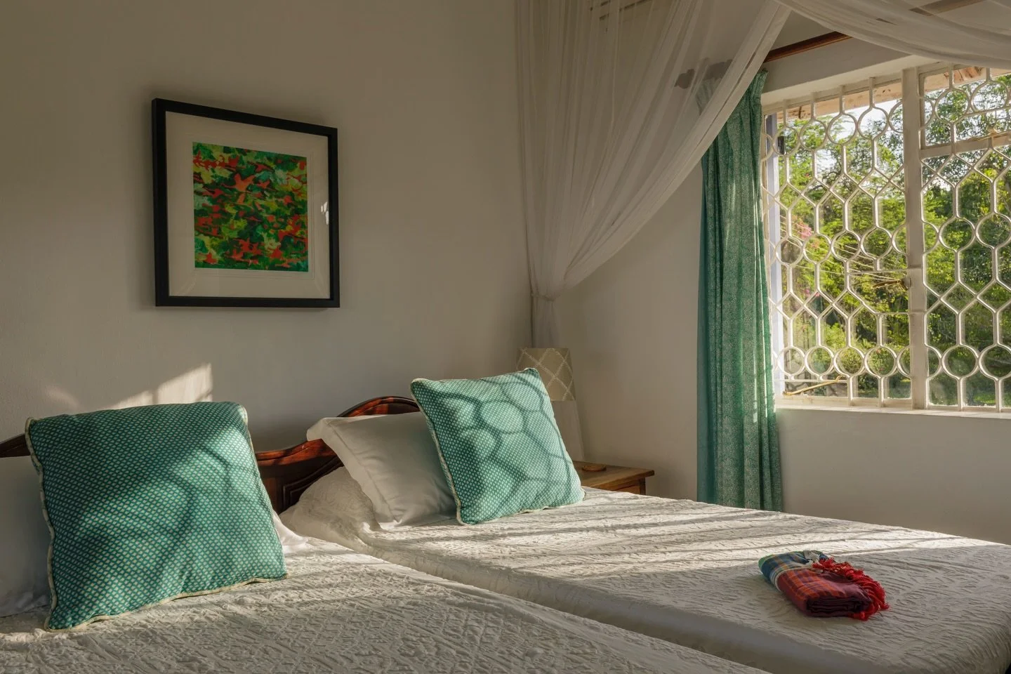 This is a house shaped by atmosphere, by light, by the subtle art of making people feel at ease. Nothing is forced here. Everything finds its place naturally, from quiet moments alone to shared ones that stay with you long after you leave.

For more 