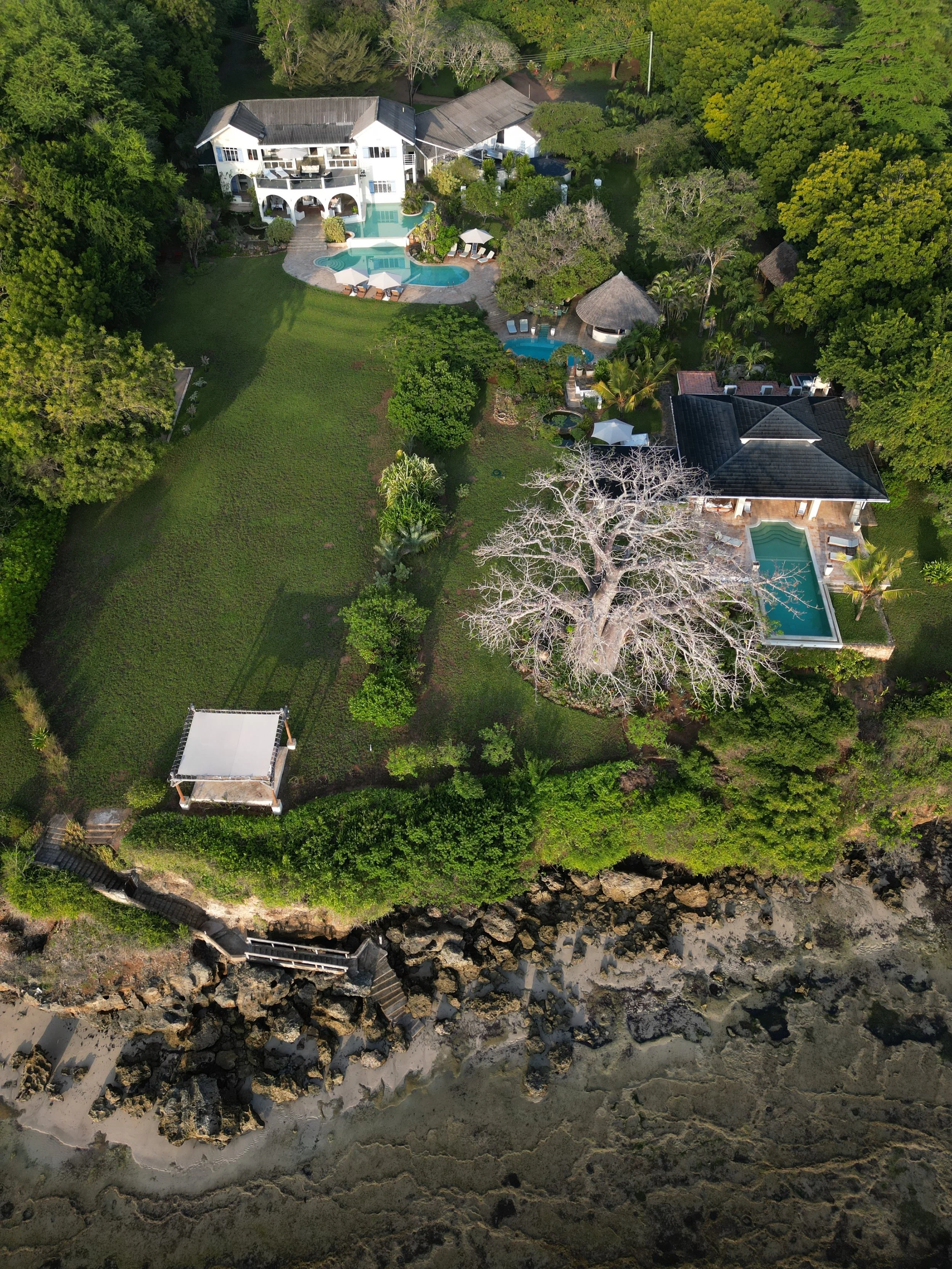 Birds eye view of Nderit grounds.

For more information, please visit www.nderitkilifi.com or contact us at
info@nderitkilifi.com 

Photo : @imara.studios 

#nderithouse #kilifi #coastalelegance #timelessliving #effortlesscomfort