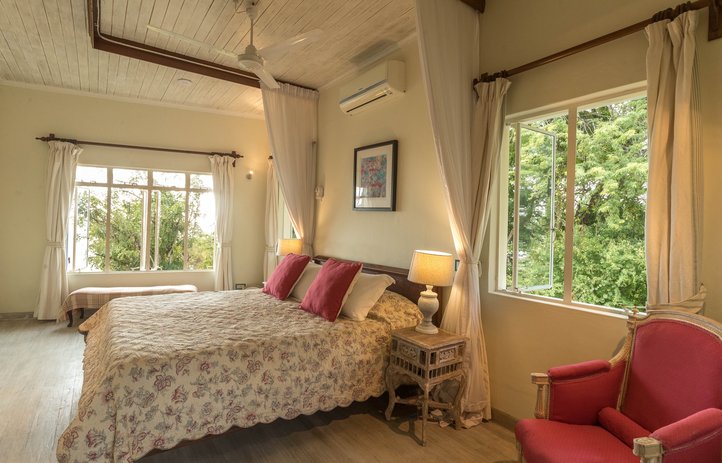 Top room retouch  (1).jpg