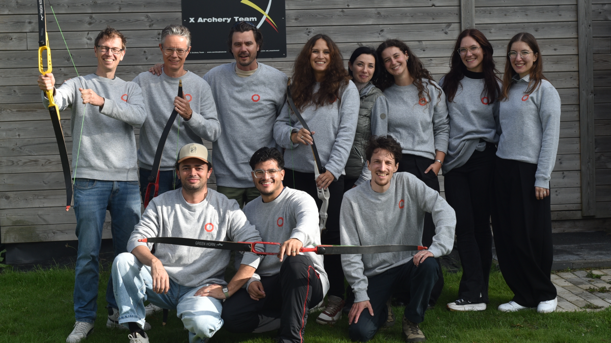 Met pijl en boog op teambuilding
