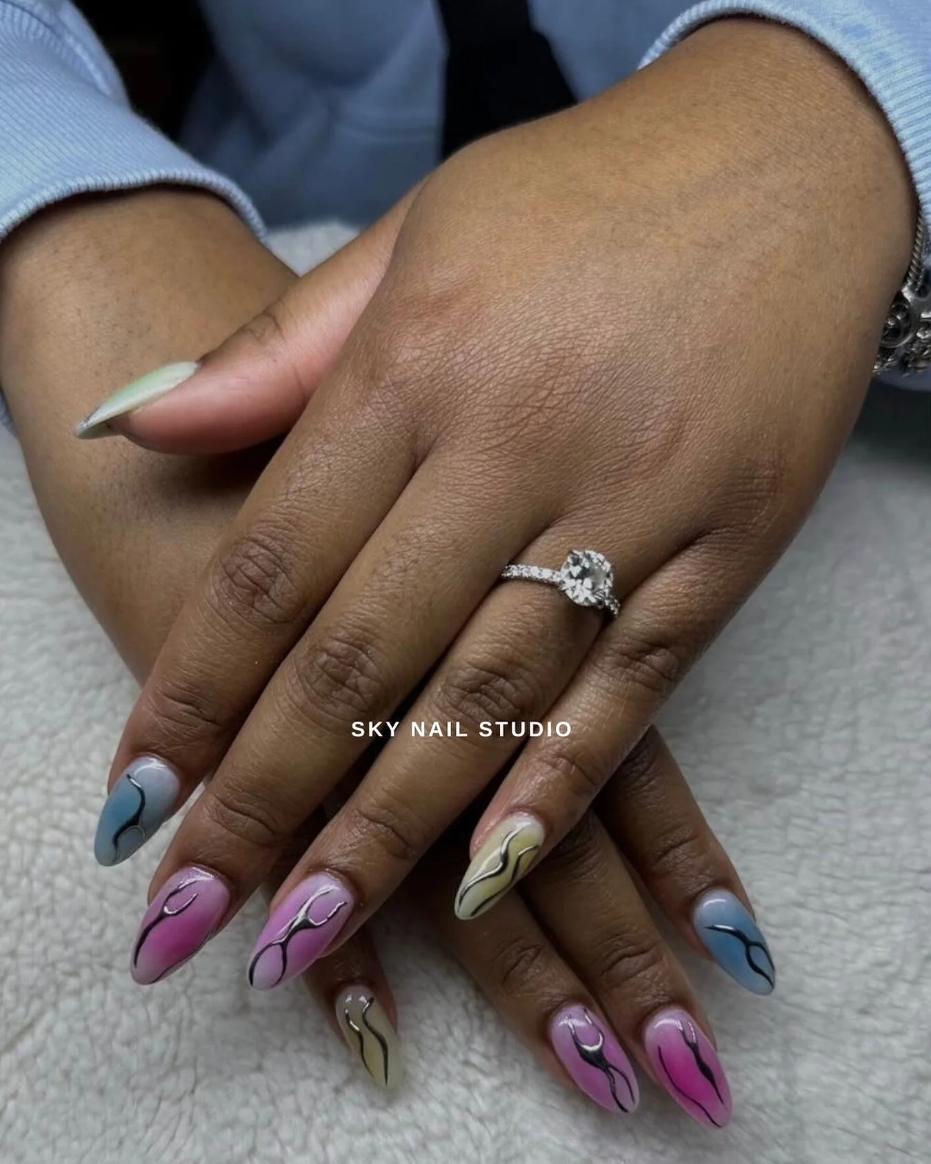 Gorgeous nail design 💝🤗💅🤍 #nail #🇨🇦 #nailsofinstagram #nails💅 #nailstyle #nailstyle #nailsmississauga #nails2026❤️❤️ #nailsforever ☎️905-890-8881 to book your appointment @skynail.sauga