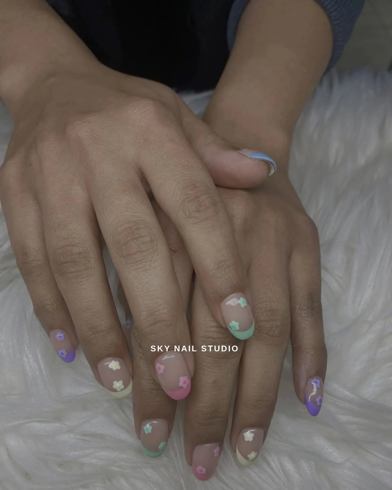 Many spring nails designs to choose from💅🌷
☀️🌸💅 #nail #nailsofinstagram #nails💅 #nailstyle #nailstyle #nailsmississauga #nails2026❤️❤️ #nailsforever ☎️905-890-8881 to book your appointment @skynail.sauga