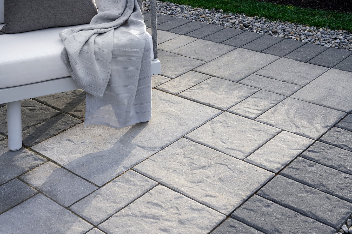 Blu-6x13-Paver-Slab-Slate-Onyx-Black_2020-US077_A7R5796.jpg