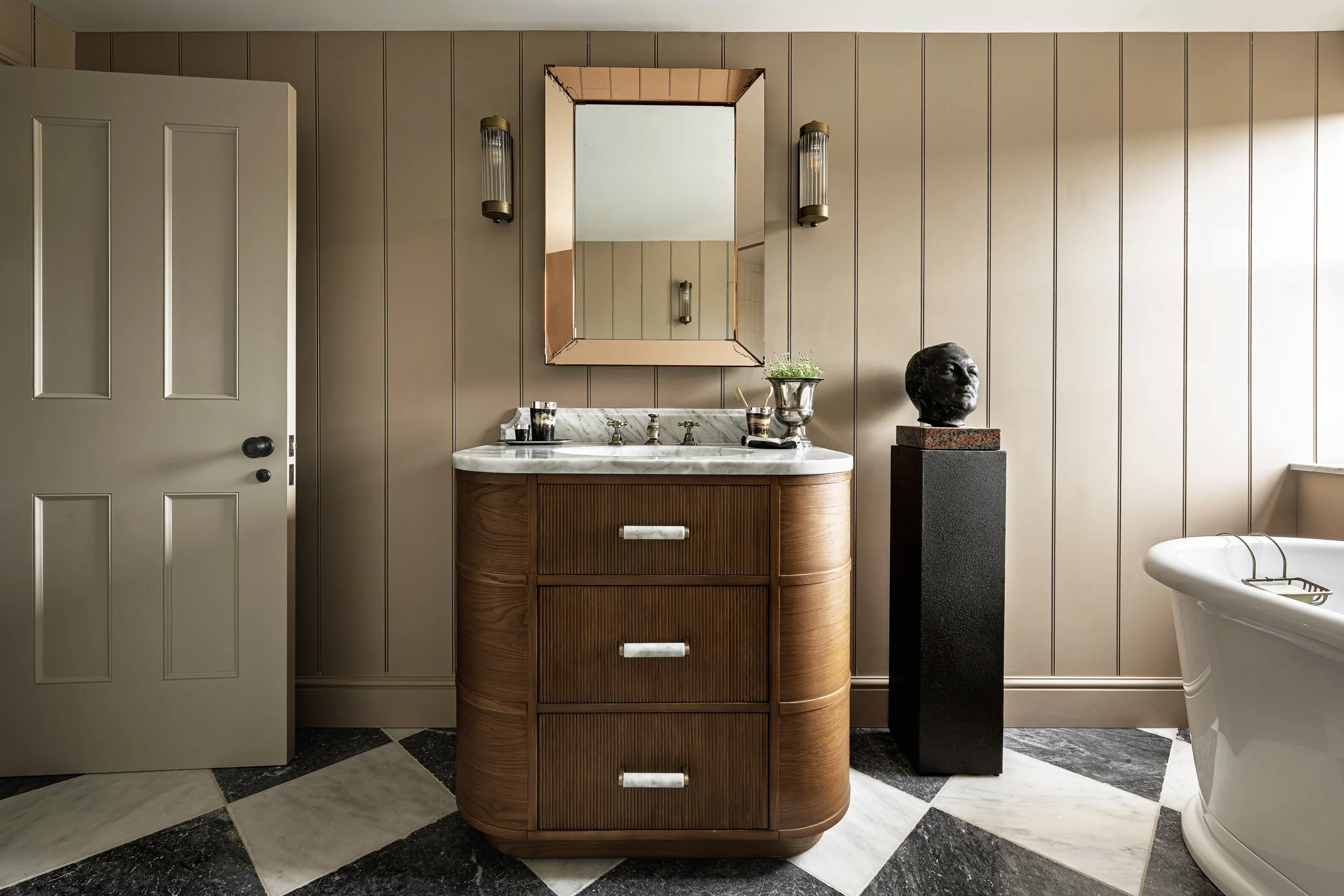 Atelier Otis is based in the city of Bath, located in the South West of England. We work throughout Bath, Bristol, London, Wiltshire and the Cotswolds.