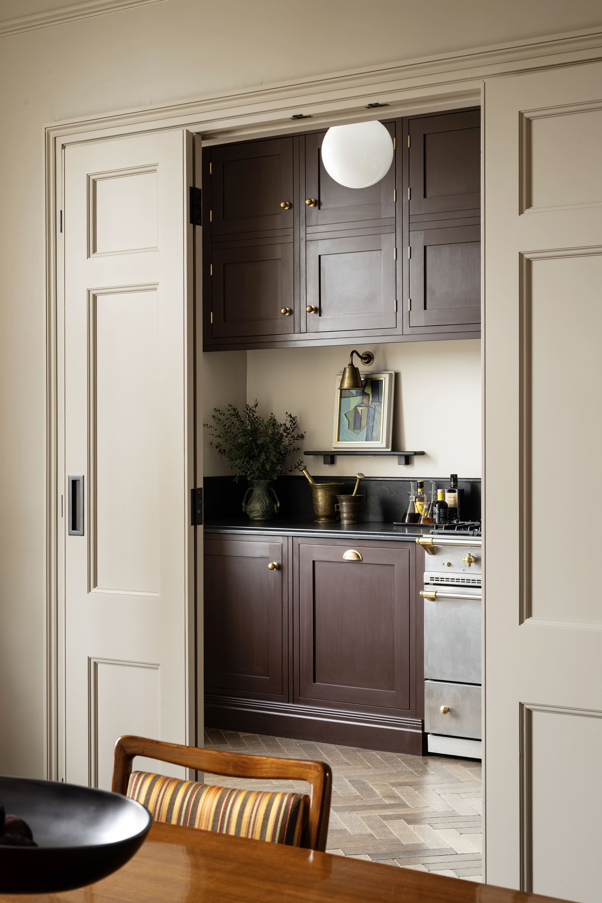 Atelier Otis is an interior design studio based in the city of Bath. Designing kitchens and homes across the Cotswolds.