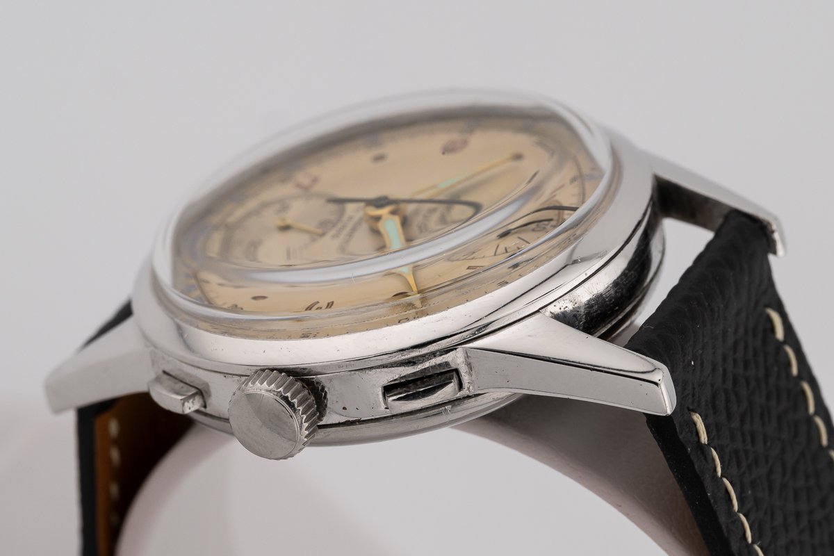 Chronograph Suisse Gold Dial Venus 170 003.jpg