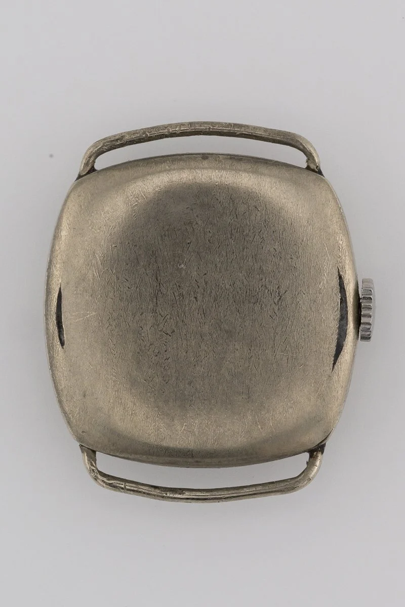 Omega 1920s Fixed Lug 005.jpg