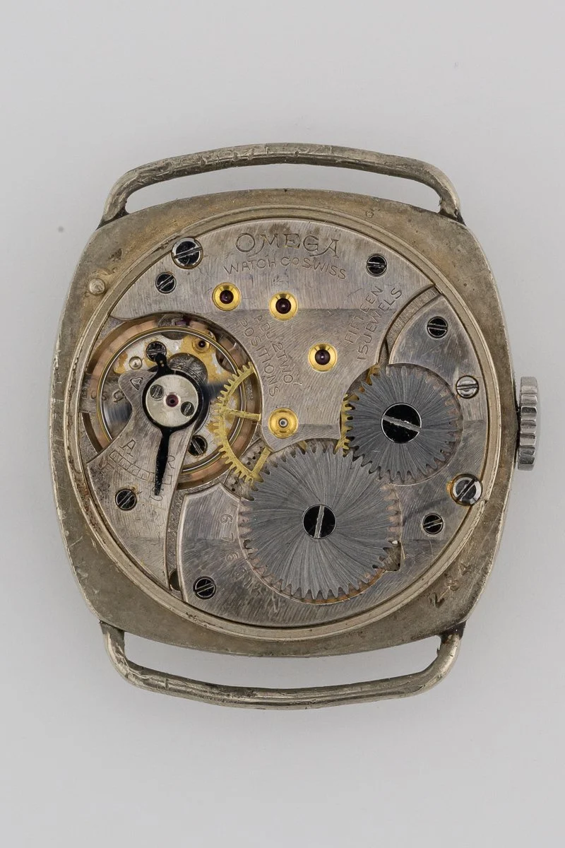 Omega 1920s Fixed Lug 006.jpg