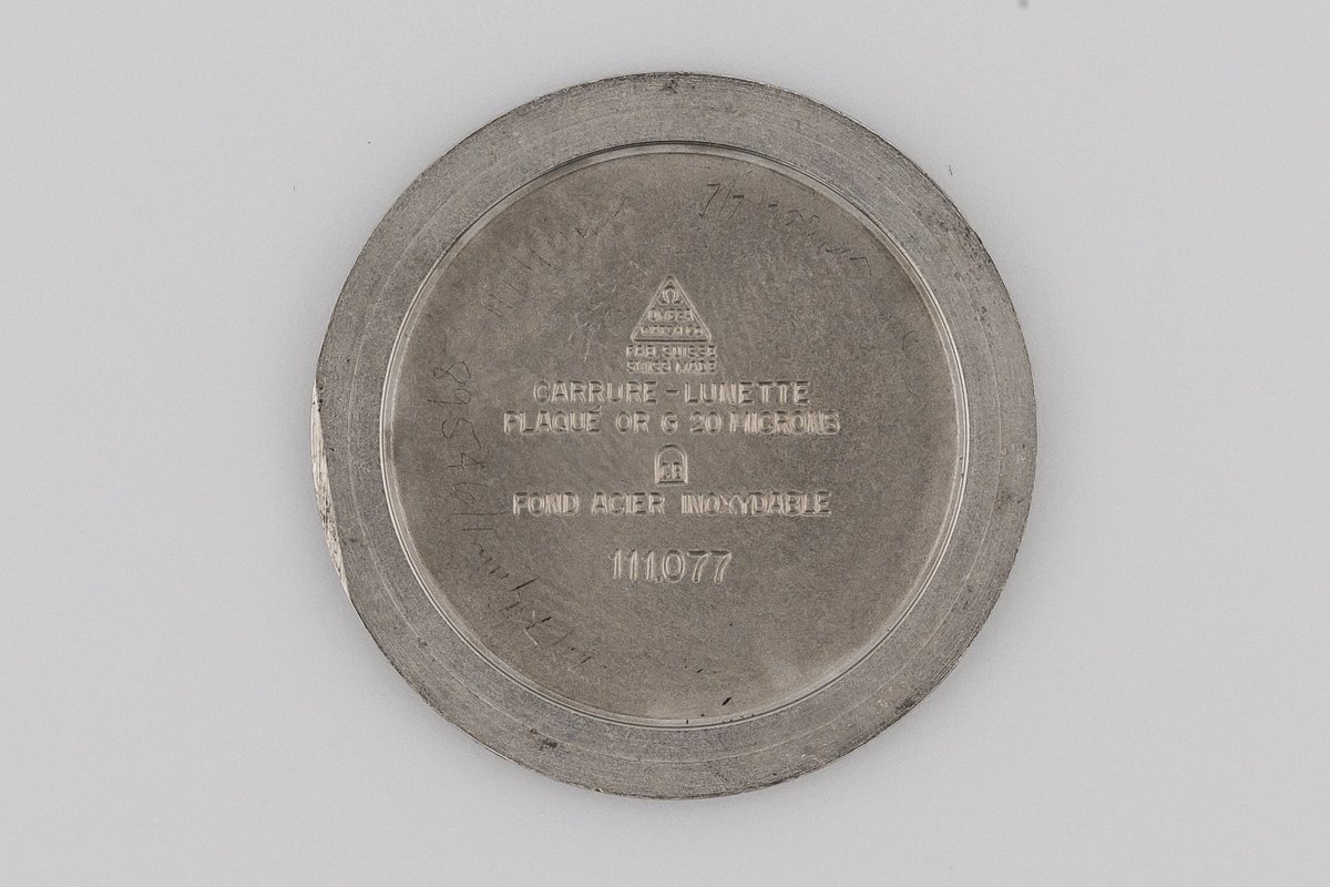 Omega DeVille 111 077 006.jpg