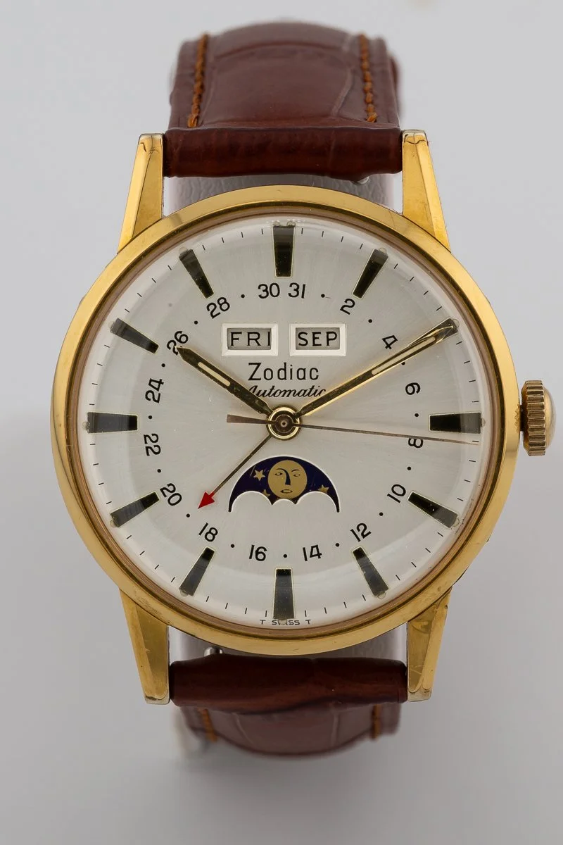 Zodiac 743-908 Triple Calendar Moon Phase Auto 002.jpg