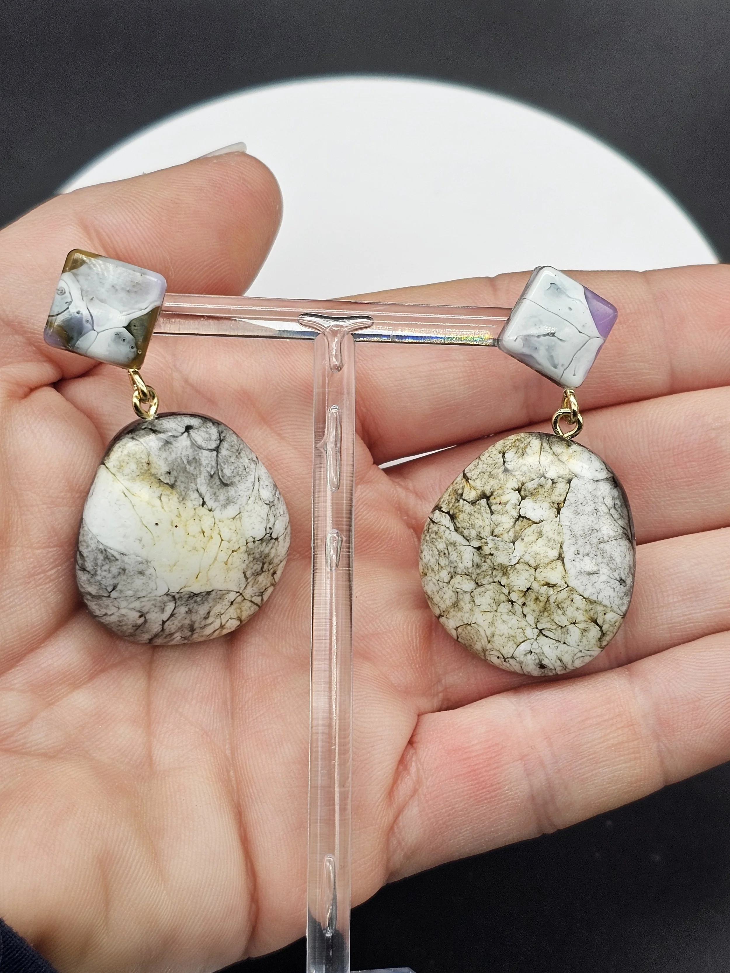M Ivory/Brown Stone Dangle