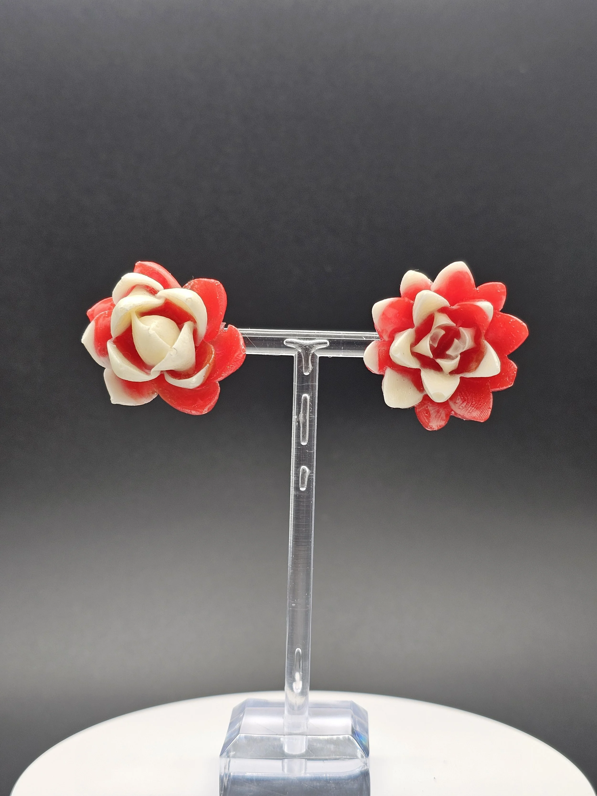 M Red/Ivory Flower Stud