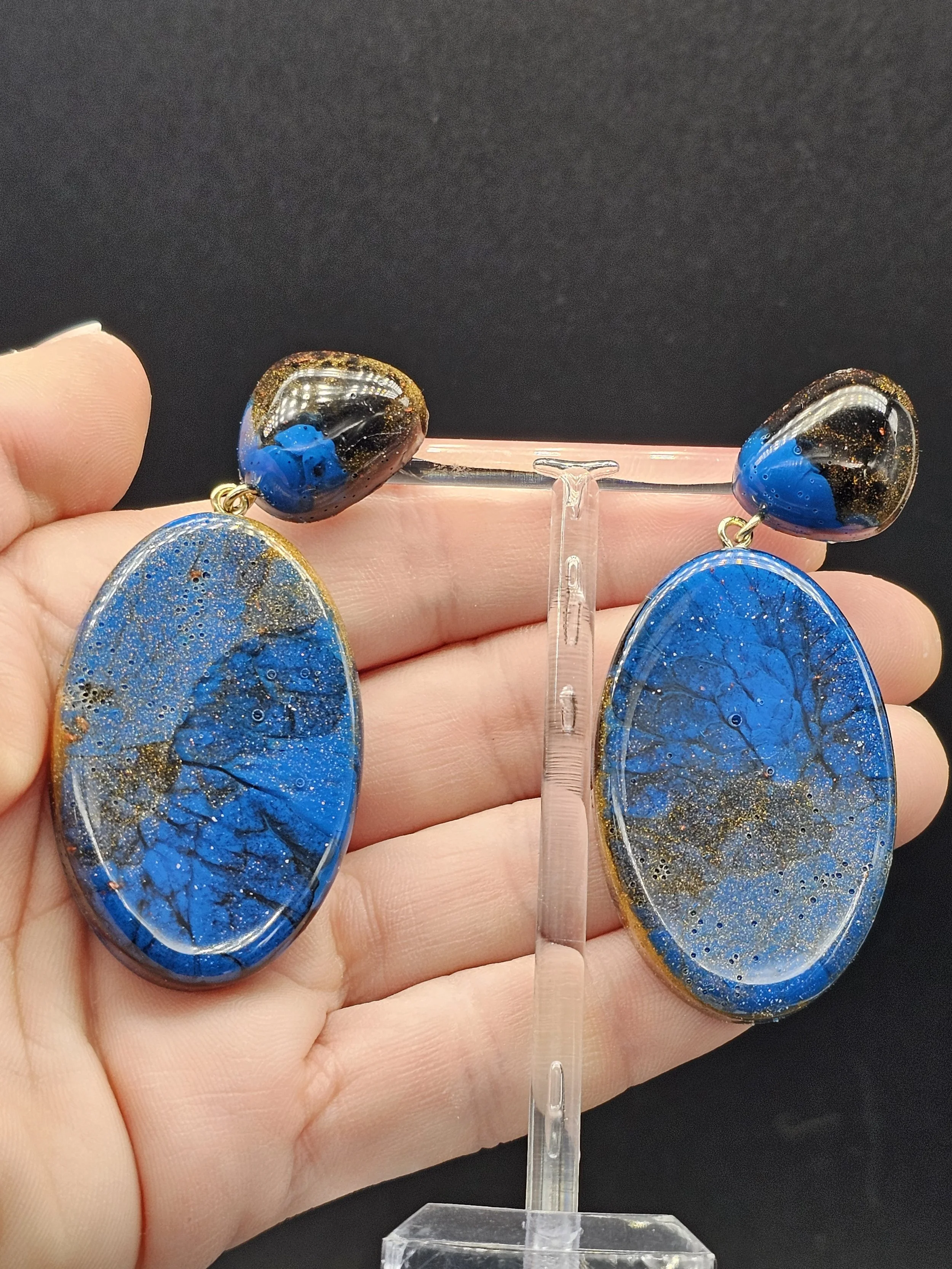 M/L Blue Gold Oval Dangle