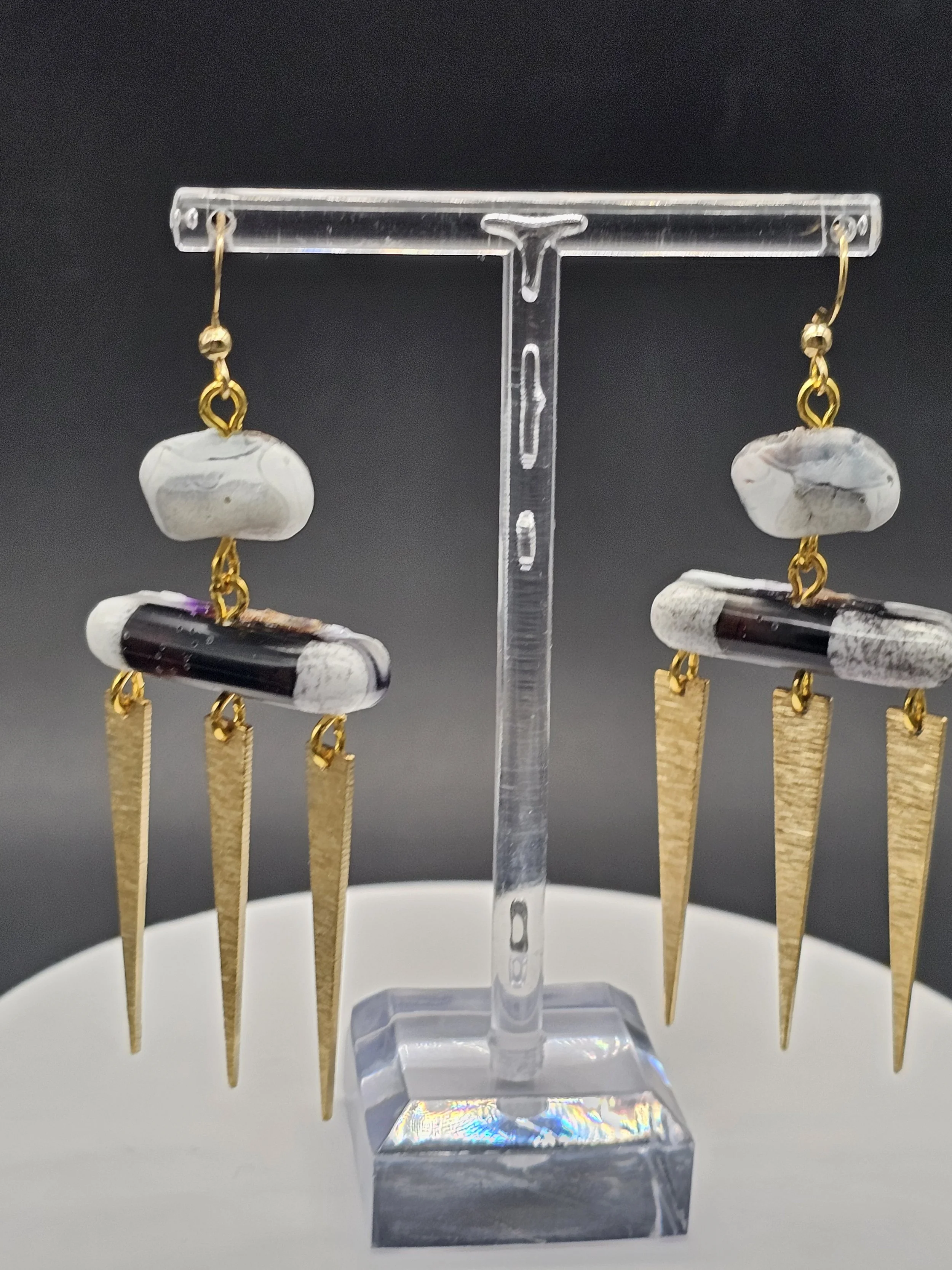 M 3 Point Chandelier Dangle Gray/Black