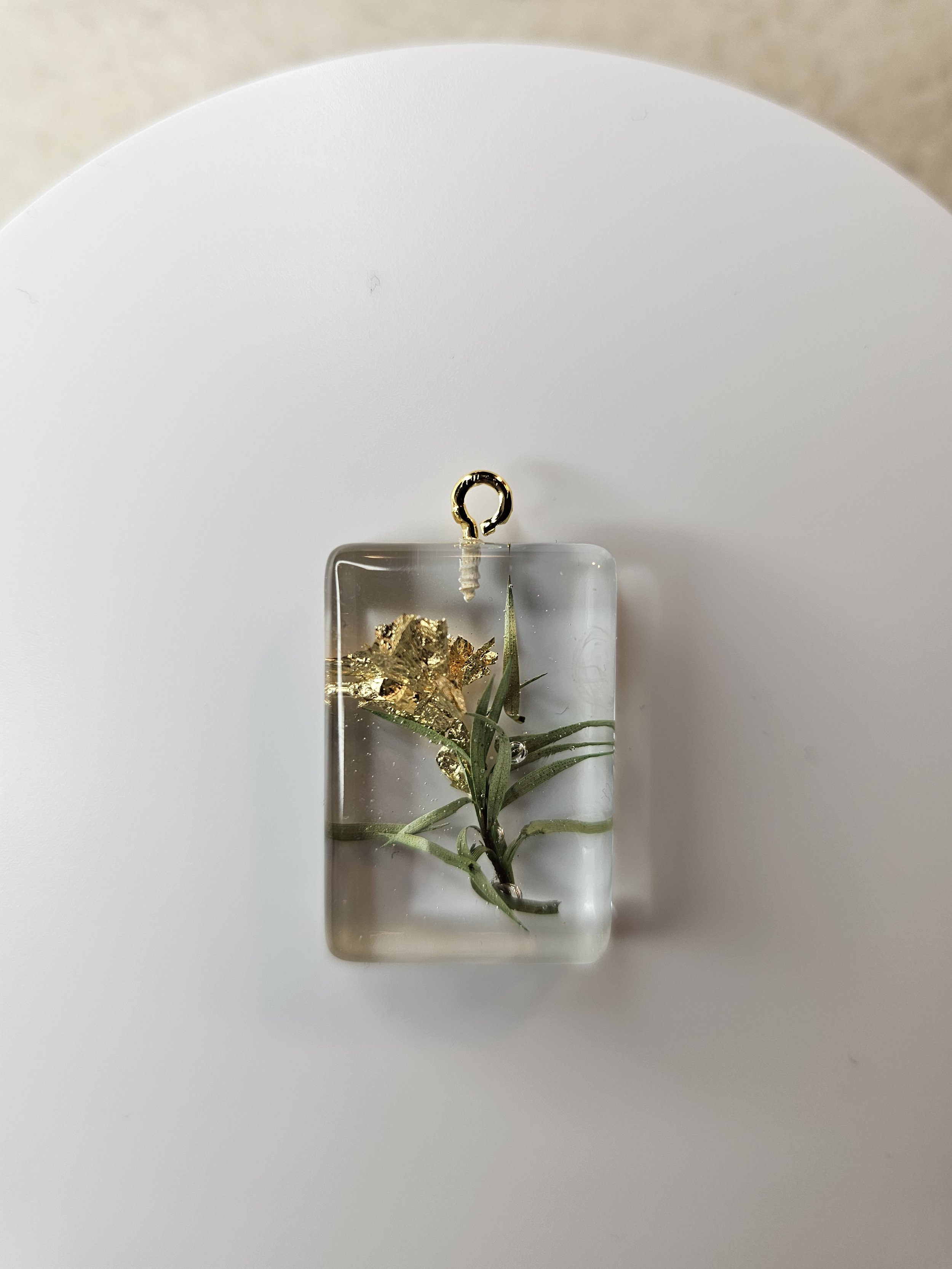 M Gold/Evergreen Floral Pendant