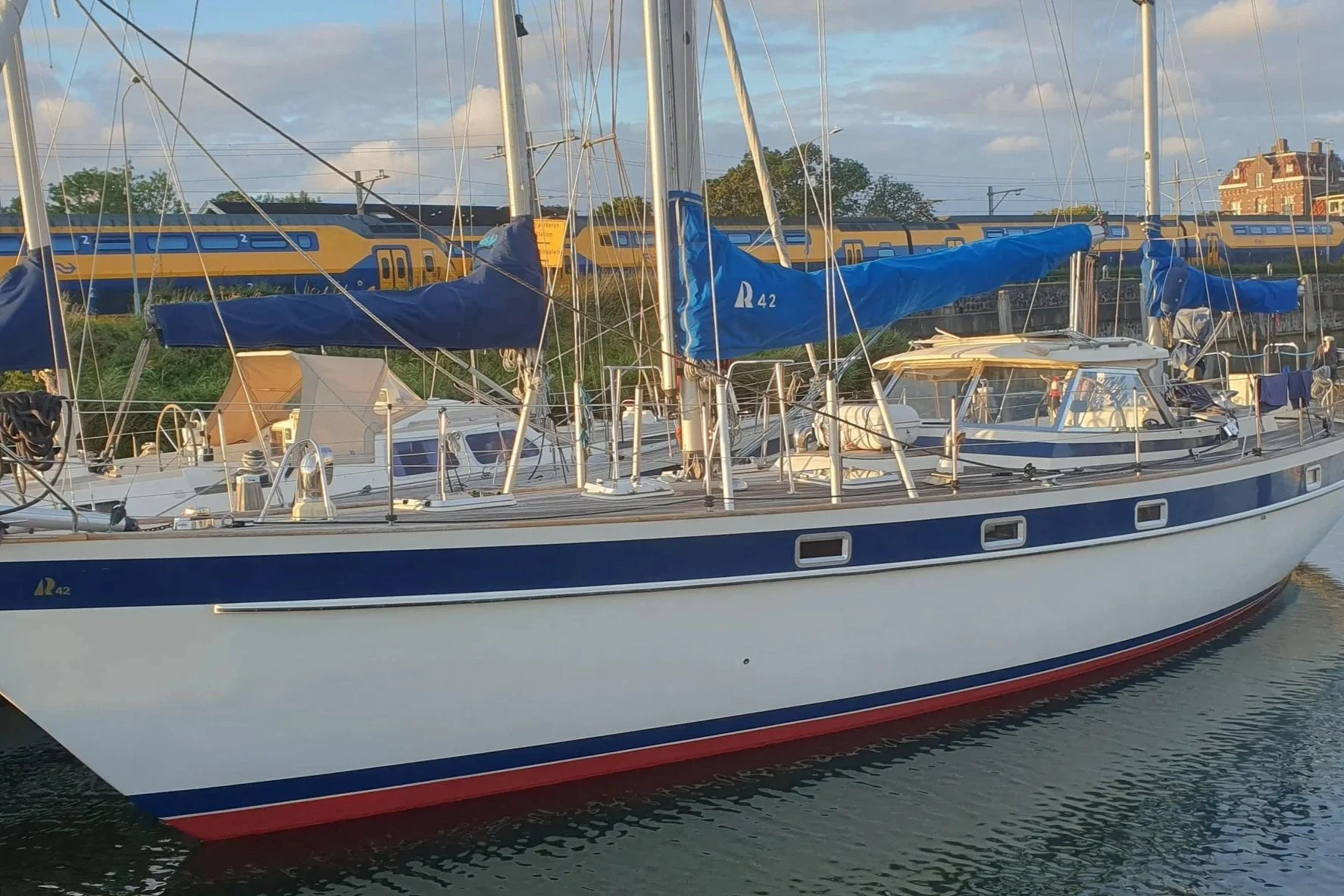 Hallberg-Rassy 42E Ketch