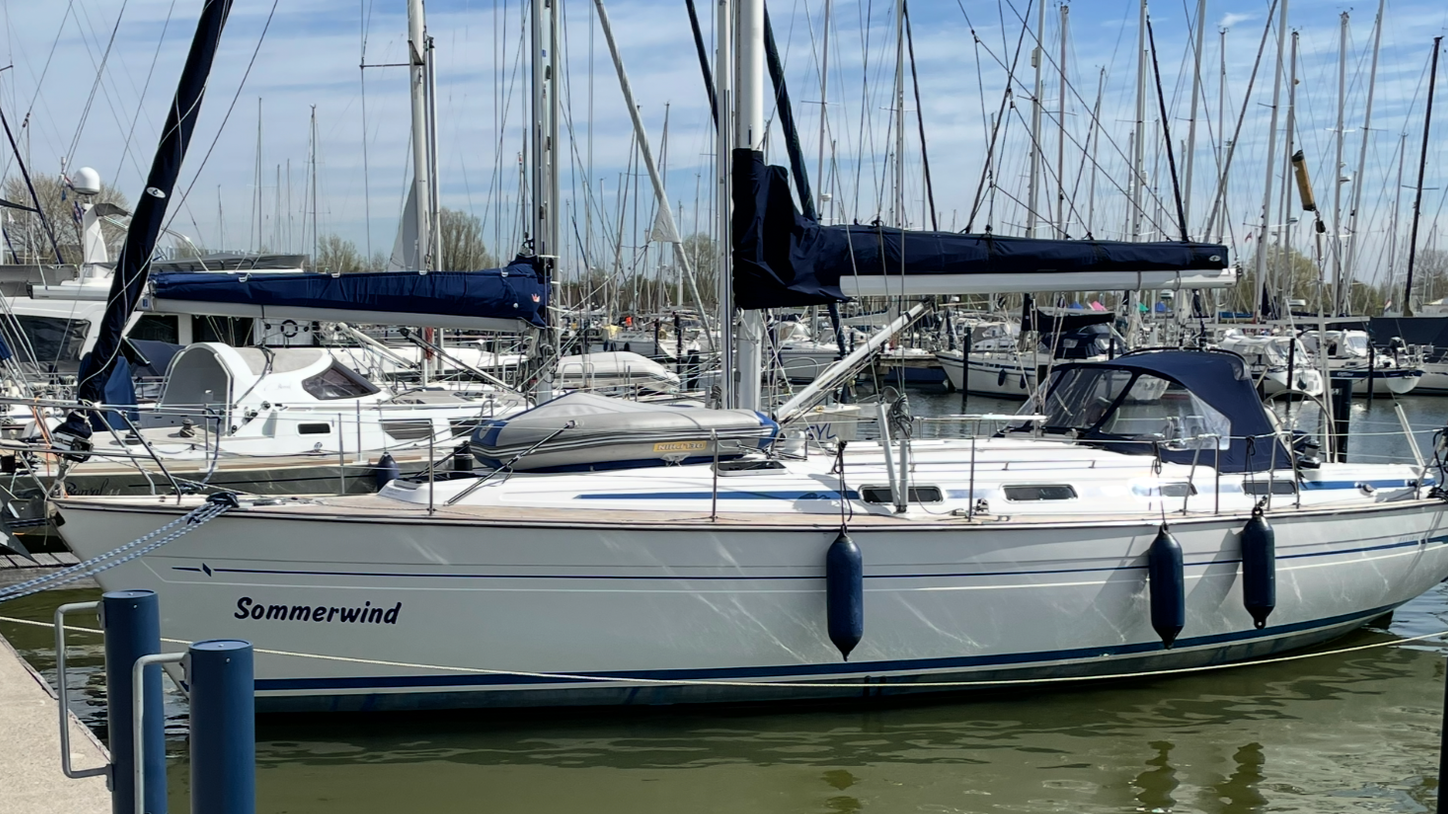 Bavaria 42 te koop bij Jachtmakelaardij Makkum