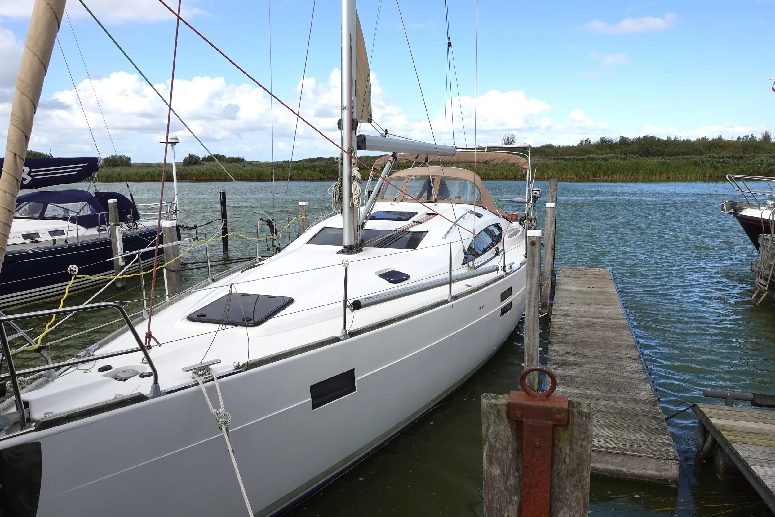 Elan 444 te koop bij Jachtmakelaardij Makkum