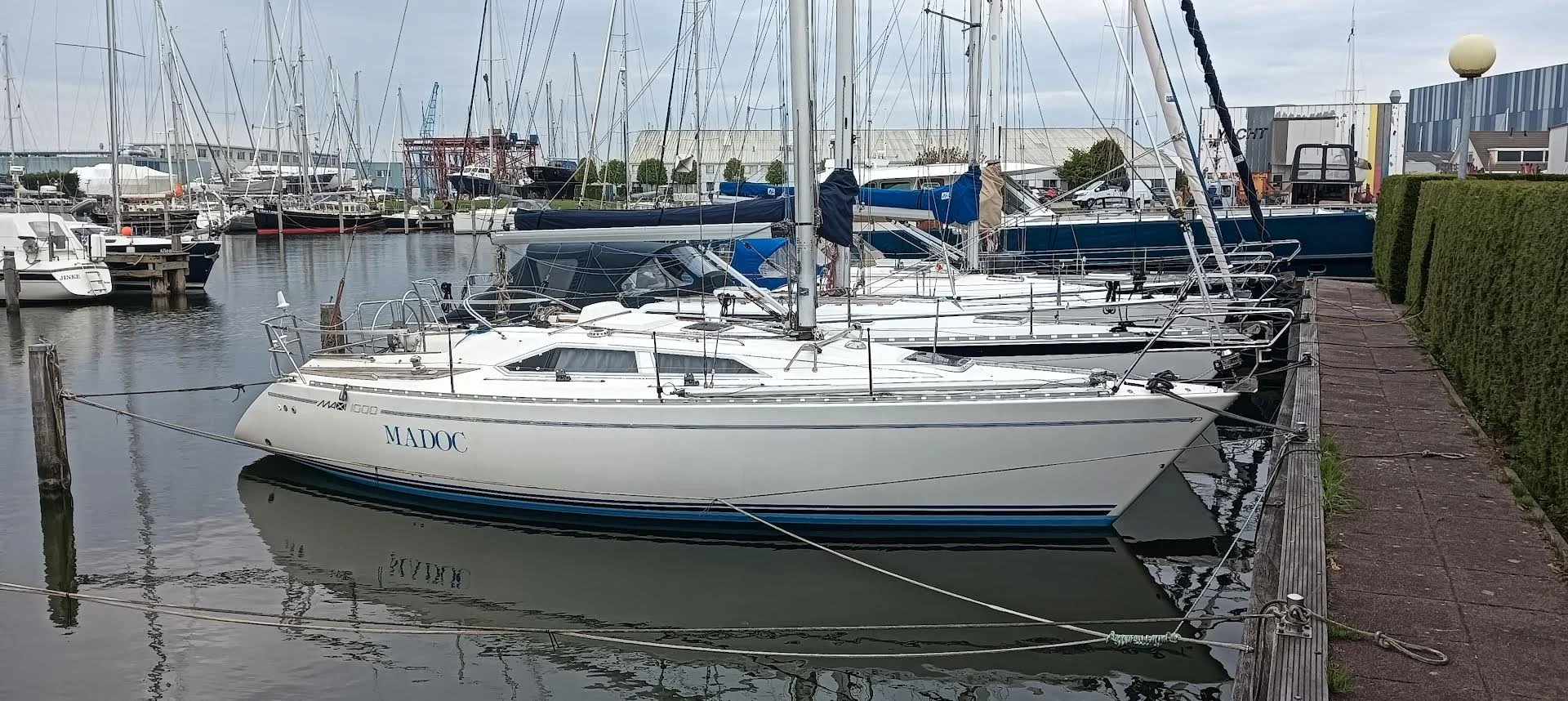 Maxi 1000 te koop bij Jachtmakelaardij Makkum