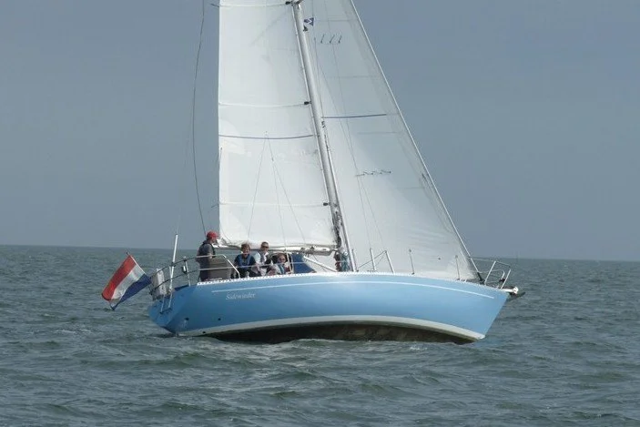 Sidewinder onder zeil.JPG