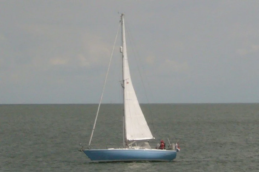 Sidewinder onder grootzeil.JPG