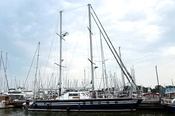 zeil woonschip te koop bij Jachtmakelaardij Makkum