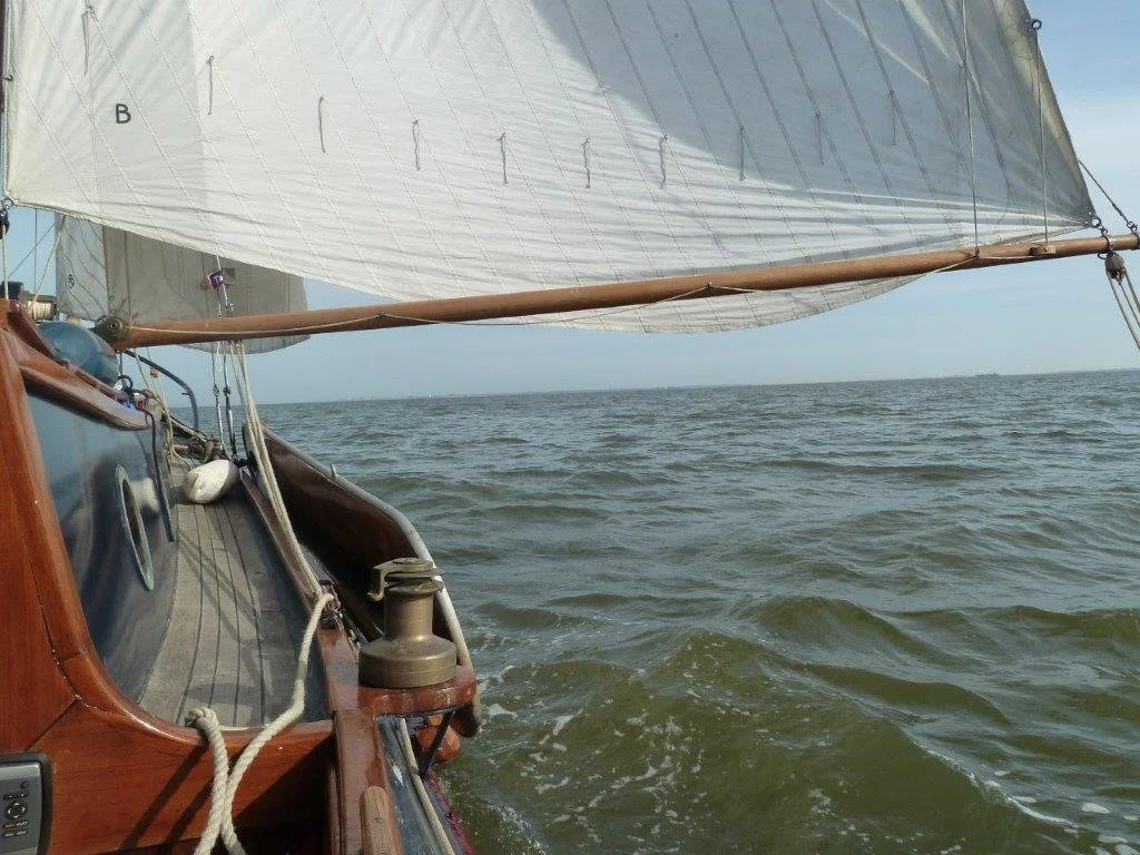 zeilend voor de wind.jpg