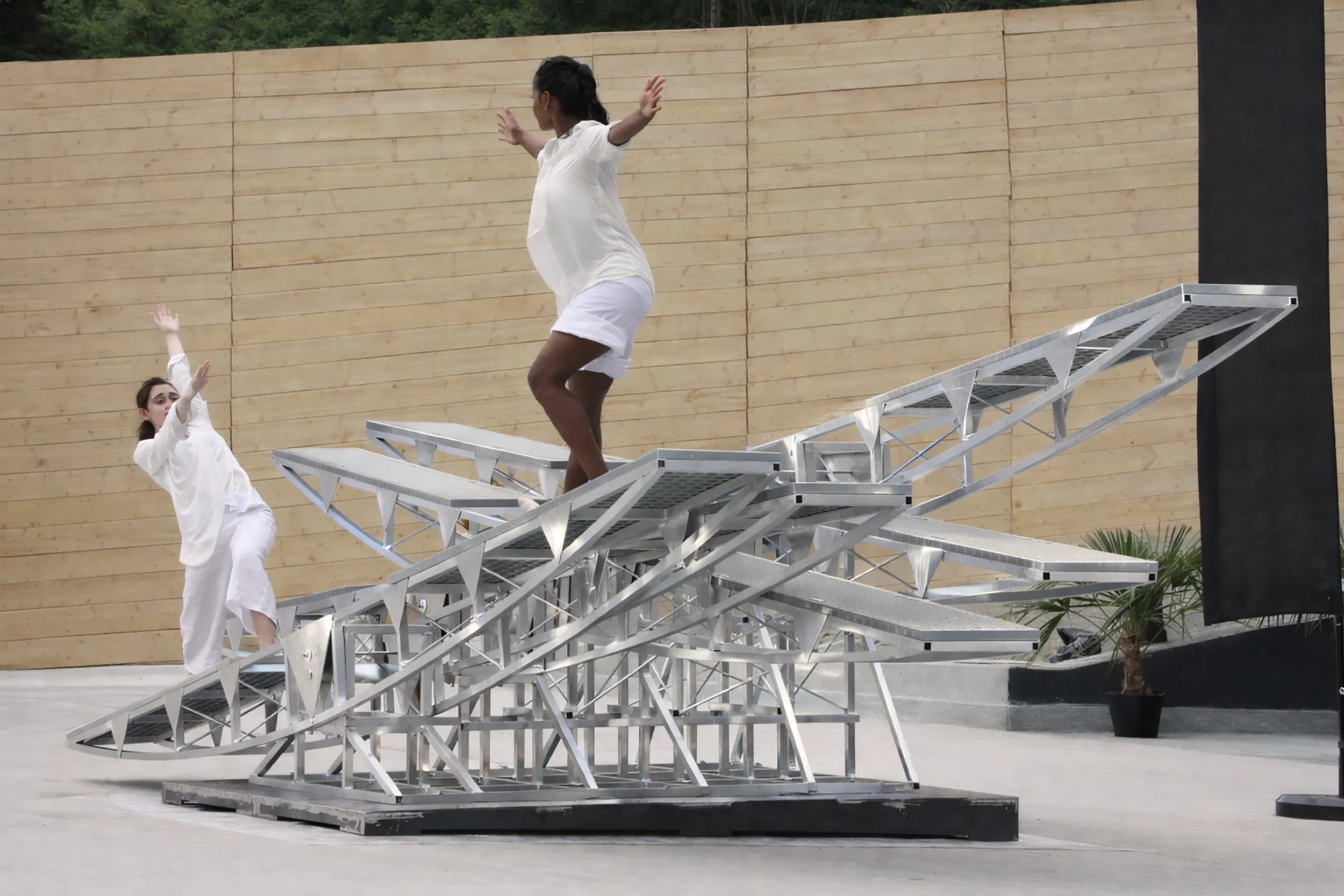 Eve Laroche-Joubert_Our Impermanent Walk_Verbier 3D_2014_rehearsal 02.jpg