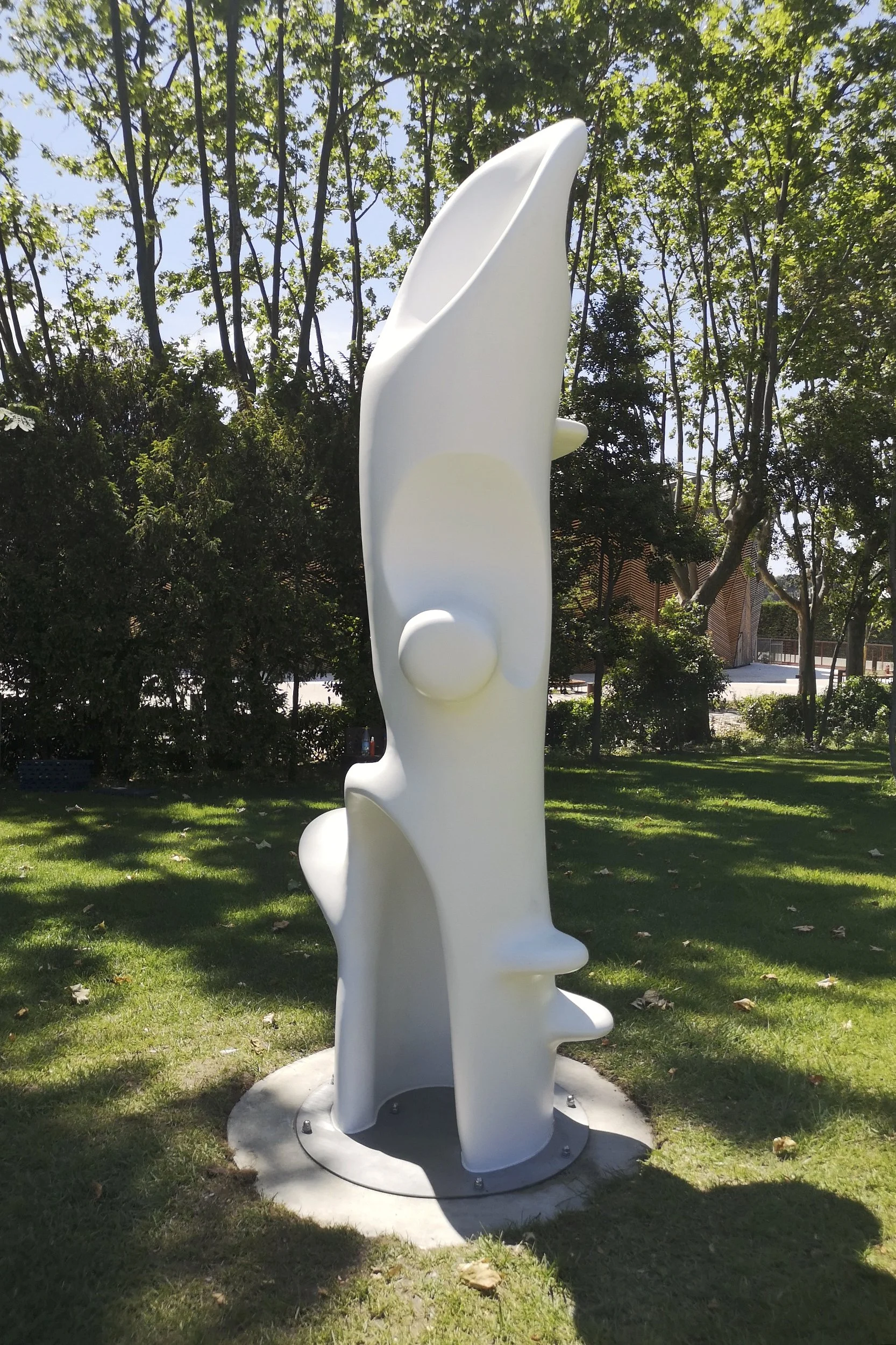 Eve Laroche-Joubert_Entasis Dance V_Scene de Bayssan_MRAC Serignan_2021_image 01.jpg