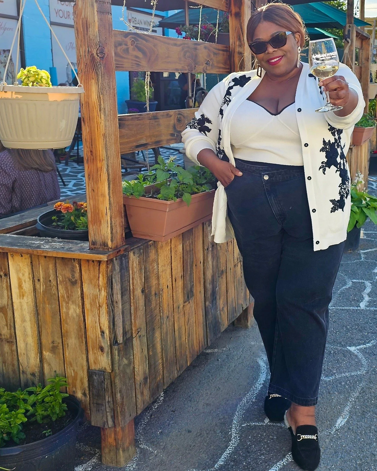 cheers to weekend 🥂

ha. it's been a while since i did that kinda caption 😆

cardigan: @misookshop #misookshop #mishookwithjeans
bralette + jeans: @target #kbbxtarget
shoes: @torrid
rx glasses: @mcmworldwide
