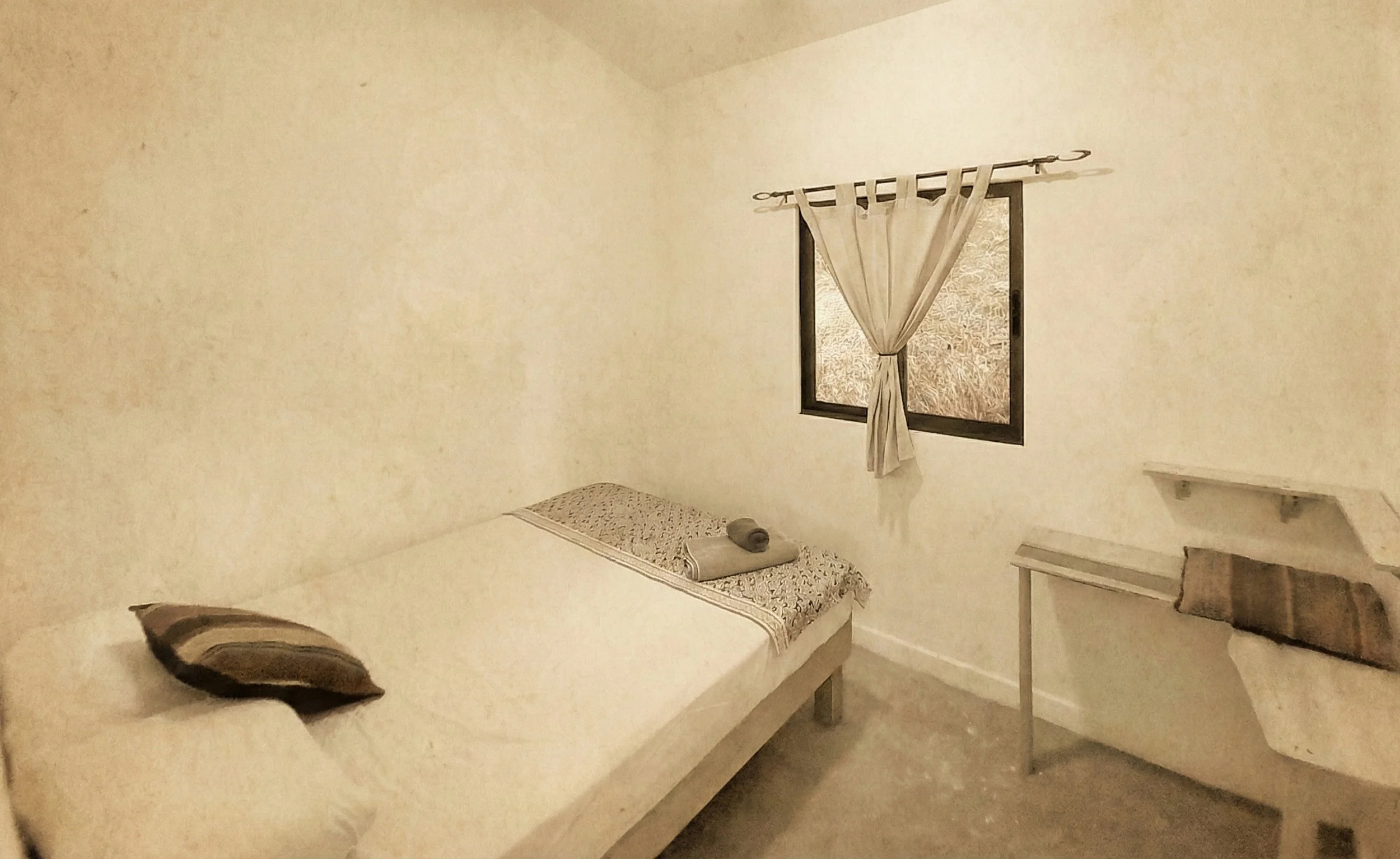 Ruhani-Wellness-Centre-liberia-airport-bedroom