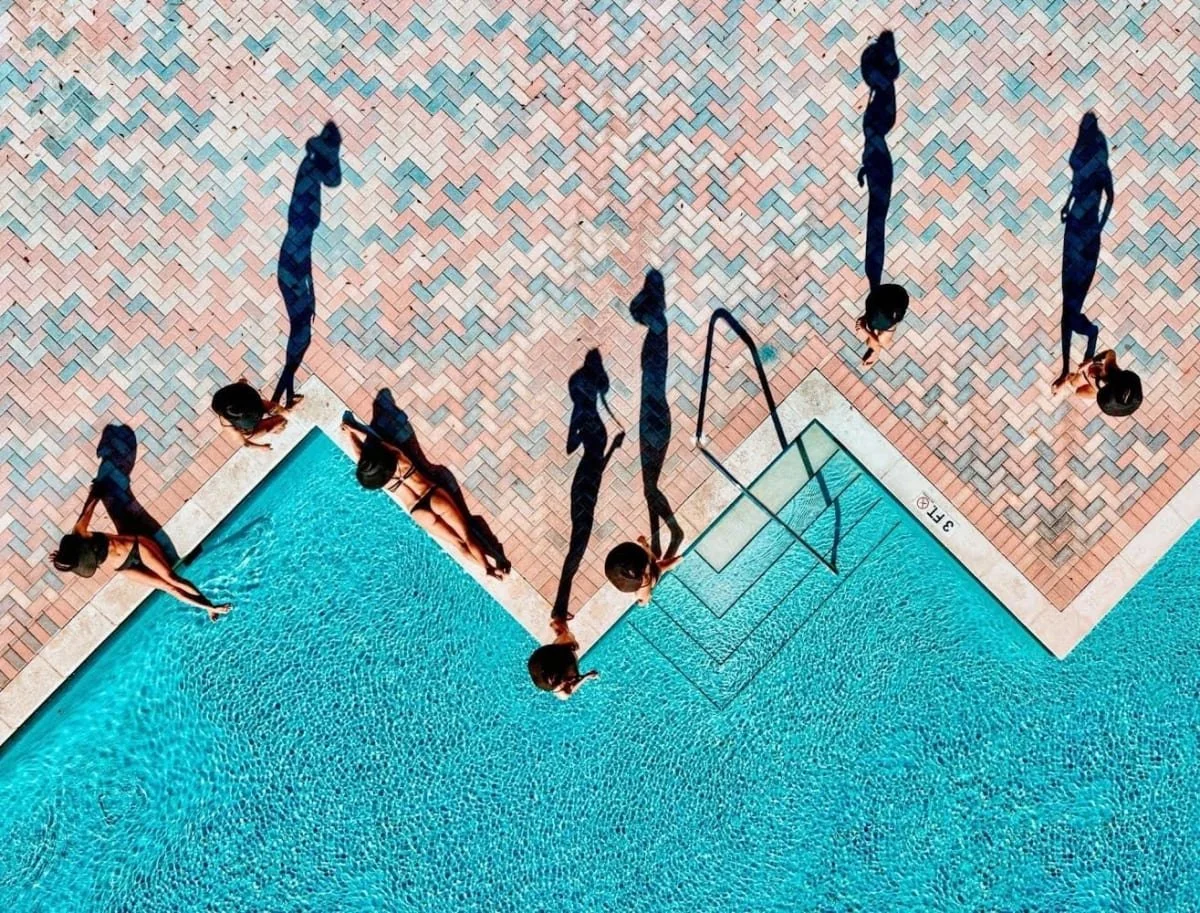 aspaceforart-clara-garrido-the-shadow-girl-la-piscina-de-las-fantas-as-v-2022-2023.jpg