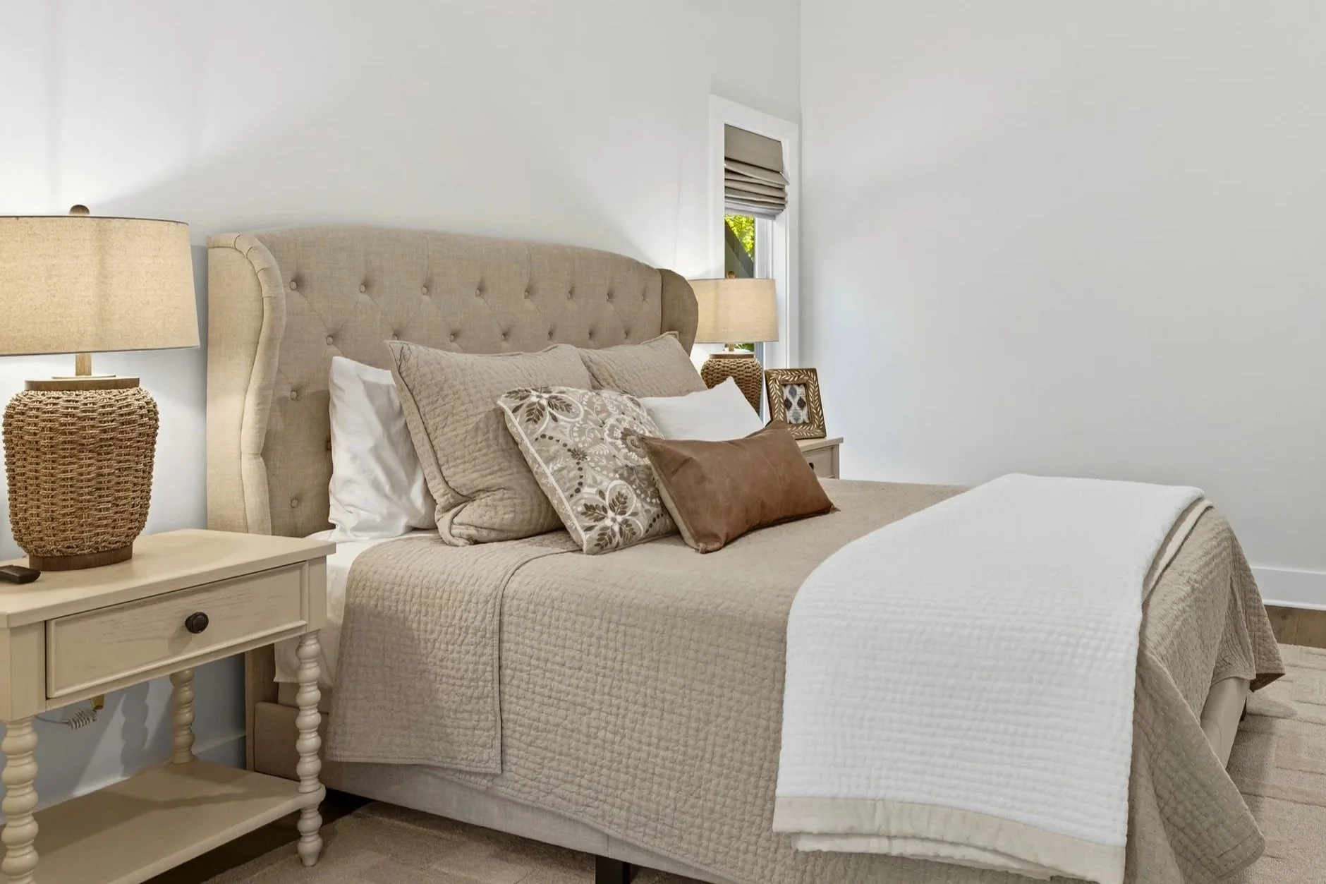 Neutral Modern Bedroom - Kristin 