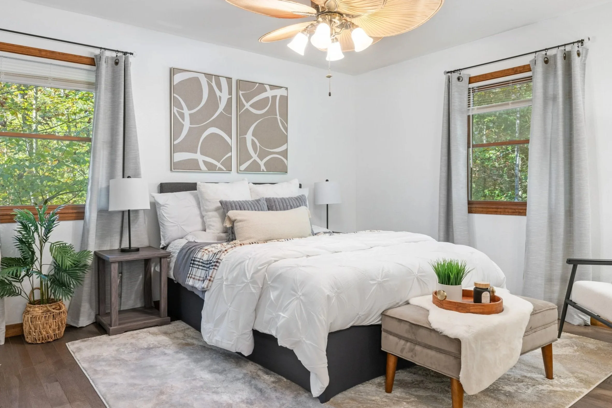 Bright &amp; Cheerful Guest Bedroom - K BOyer Real Estate Media