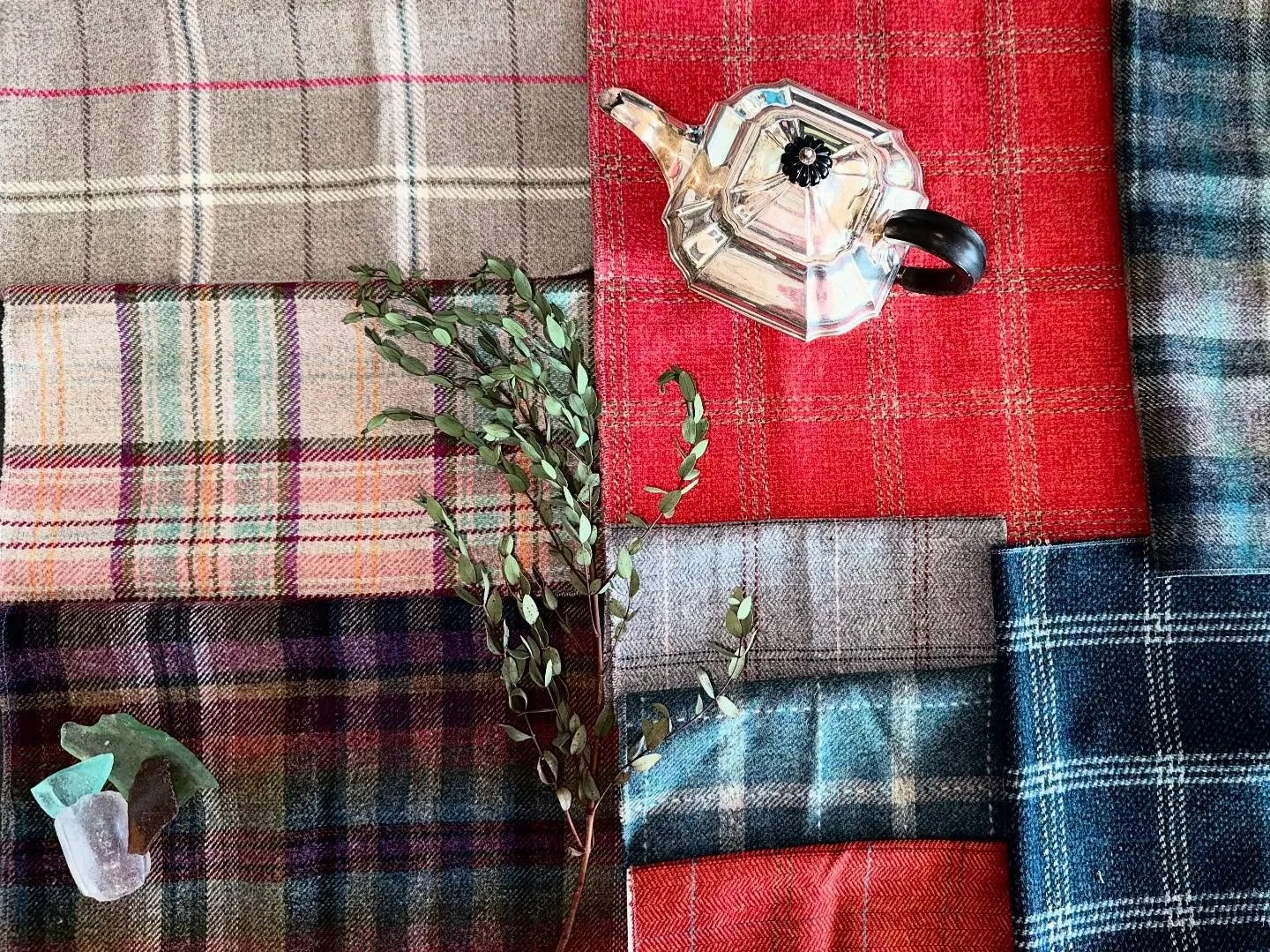 Plaid drench. 

#tartan 
#upholsteryfabrics 
#kravet