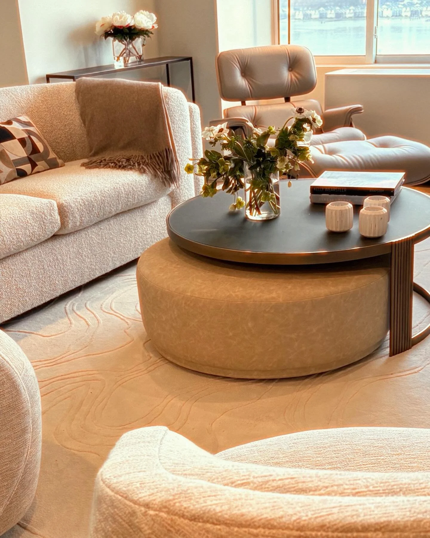 60 Riverside Project
Our clients wanted a soft neutral palette to evoke a sense of zen. 

#cliffyoung #kravetfabrics 
#kravetfurniture #dwr #eameschair 
Collab with harleyvine design