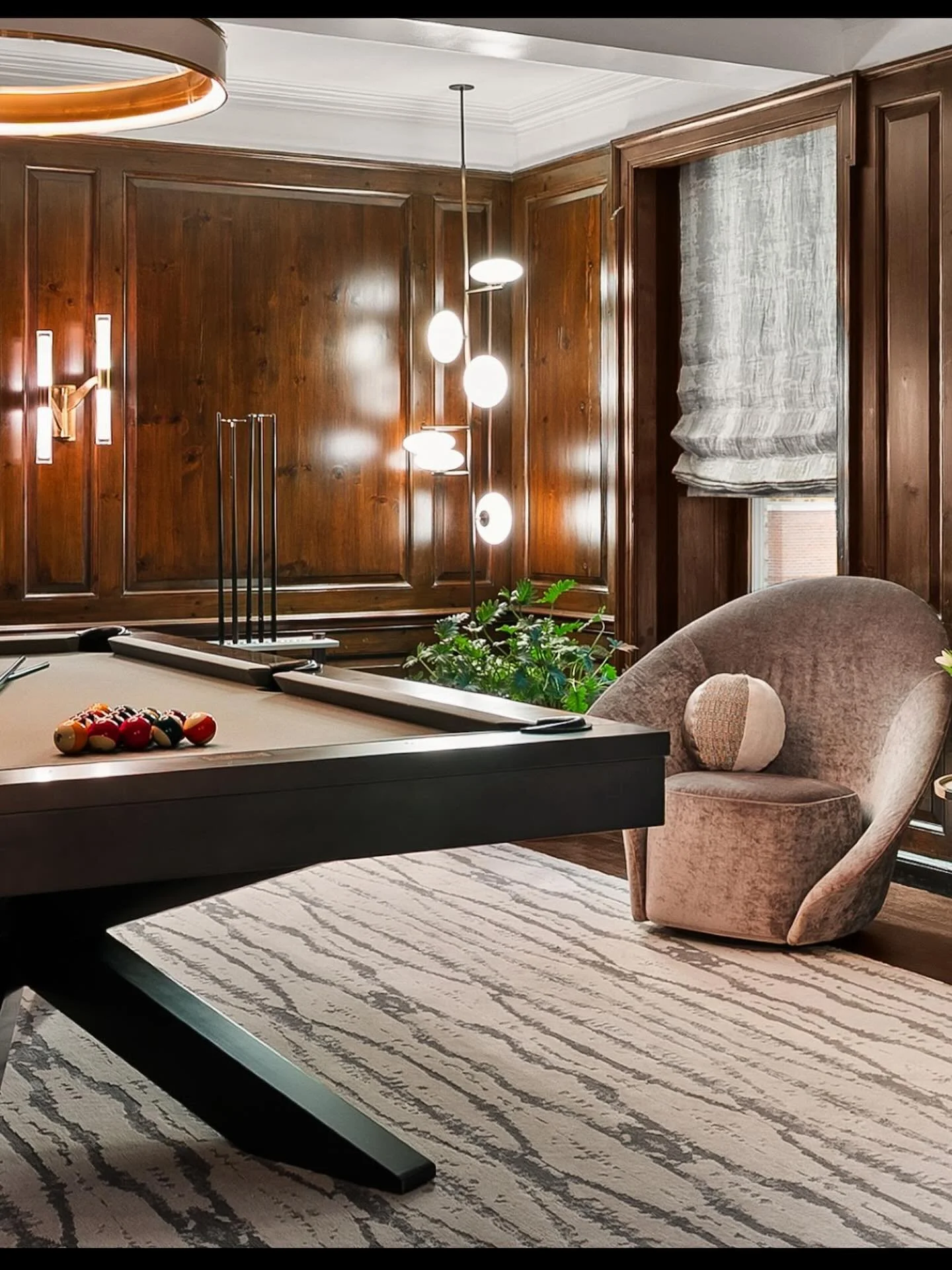UES Project 
Gorgeous deep brown wood paneled living room. Custom sized Stark Rug. Pizzazz in Platinum. 
Blatt pool table. 

📸 @mcl_realestate_photography

@starkcarpet_nyc 
@blattbilliards 

#nydesign
#livingroom 
#nycapt 
#nycmoms 
#westchestermom