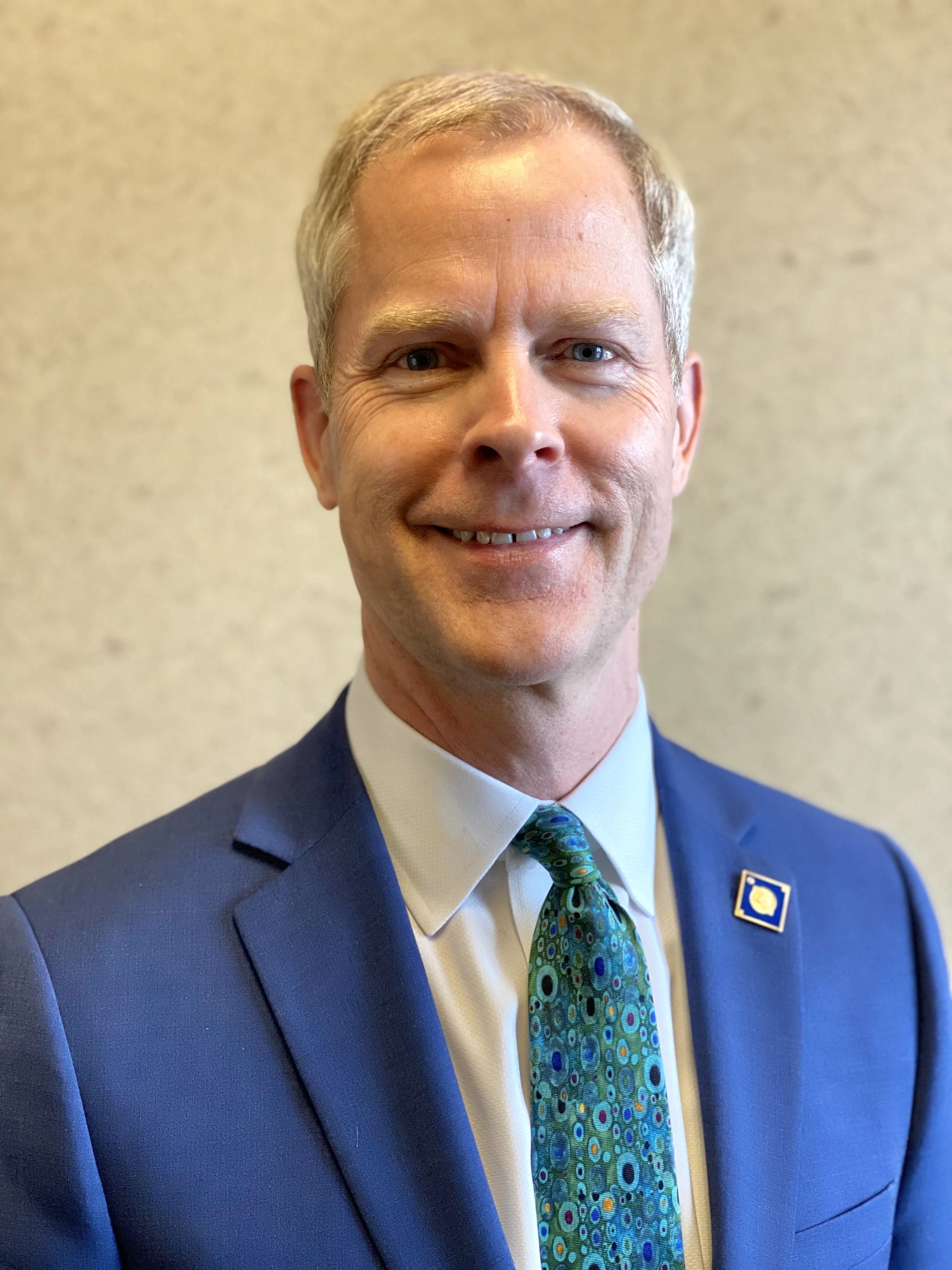 District Governor Leif Erickson