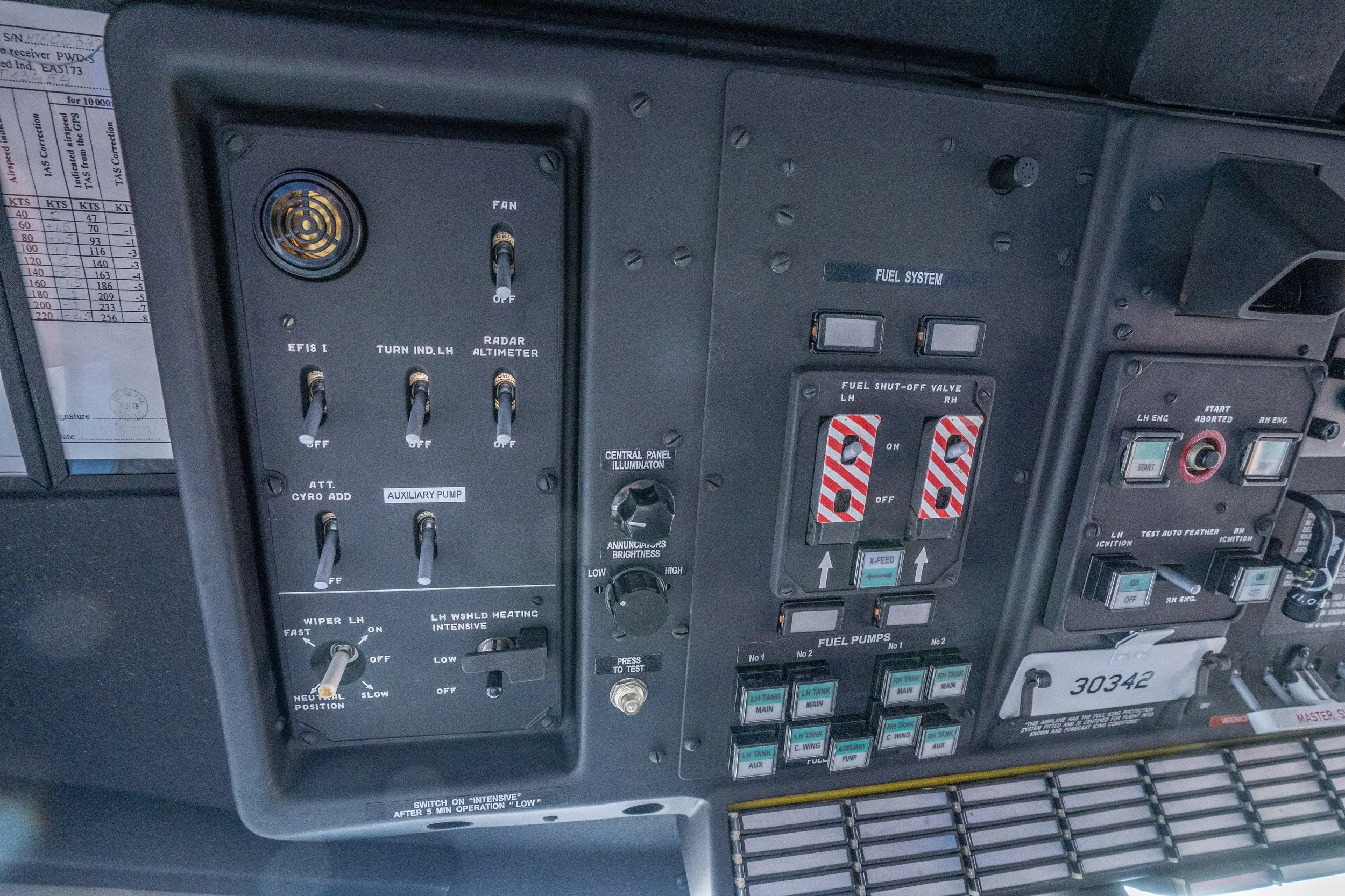 COCKPIT 3.jpg