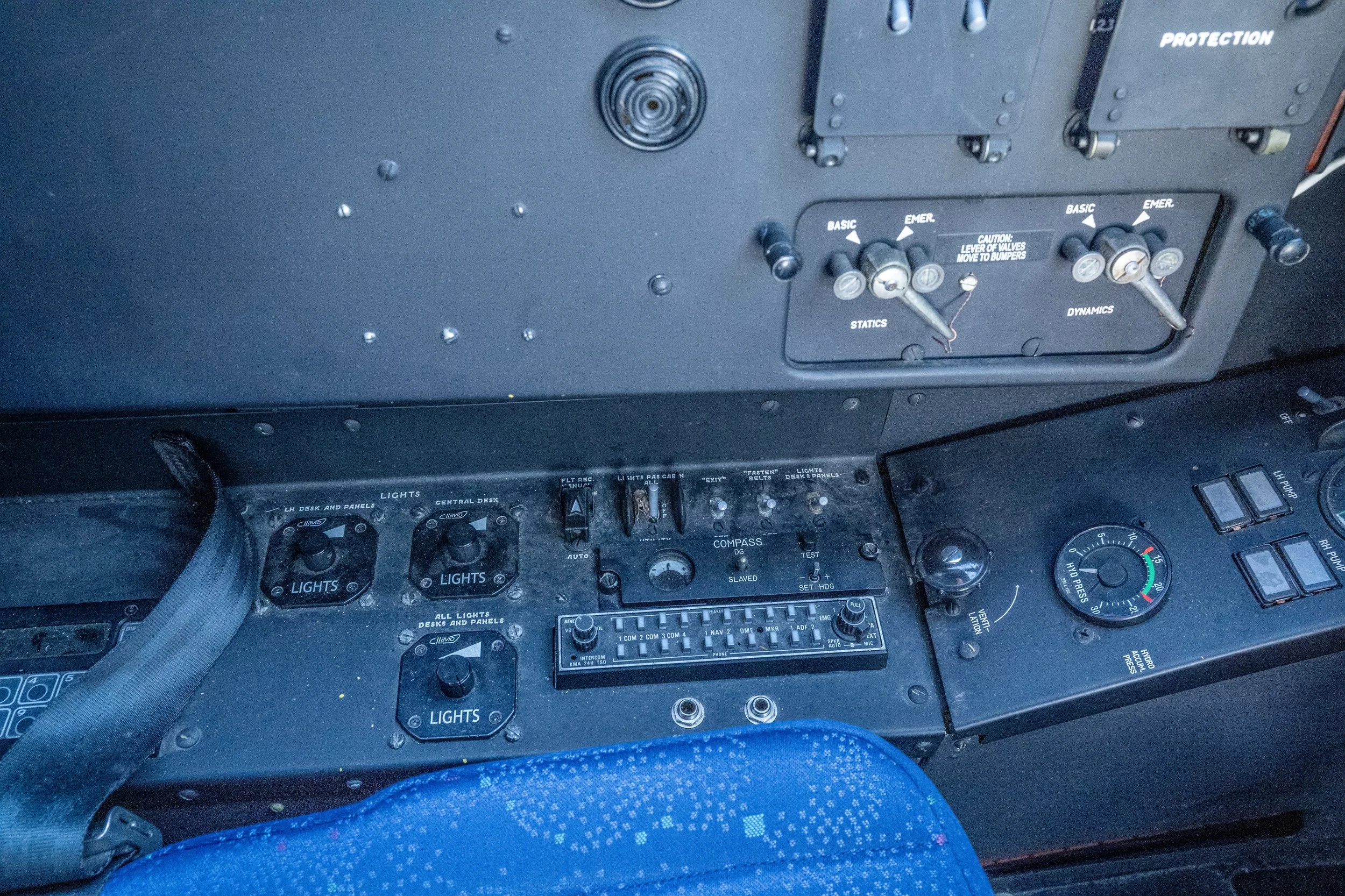 COCKPIT 9.jpg